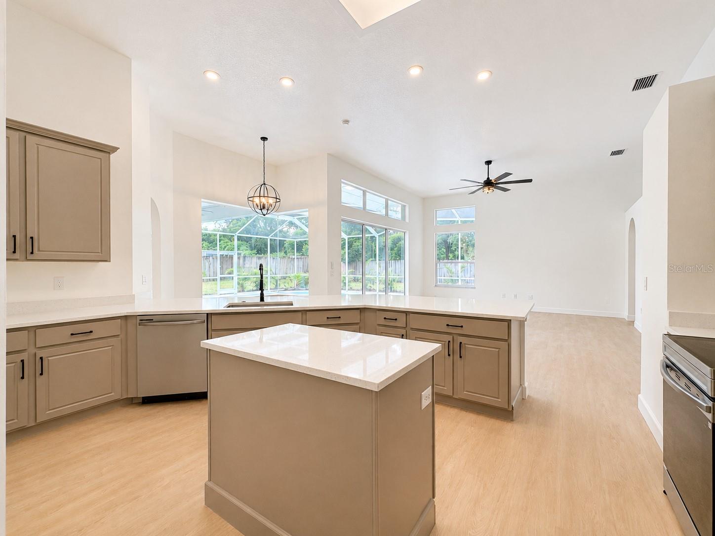 2532 BELLWOOD DR — photo 23
