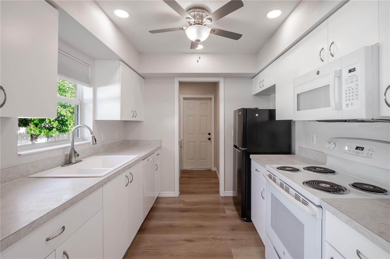 3147 LOBELIA RD — photo 12