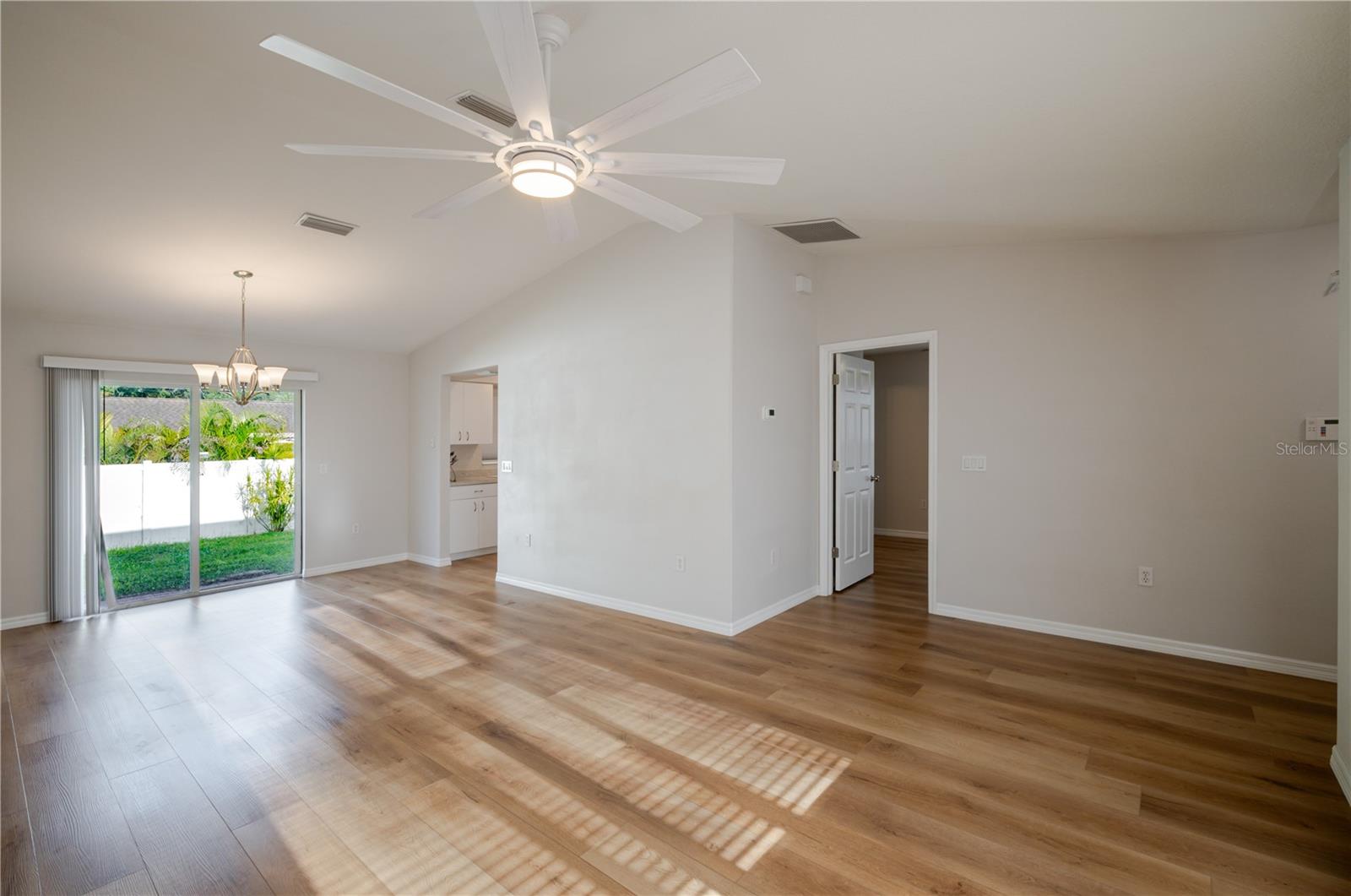 3147 LOBELIA RD — photo 10