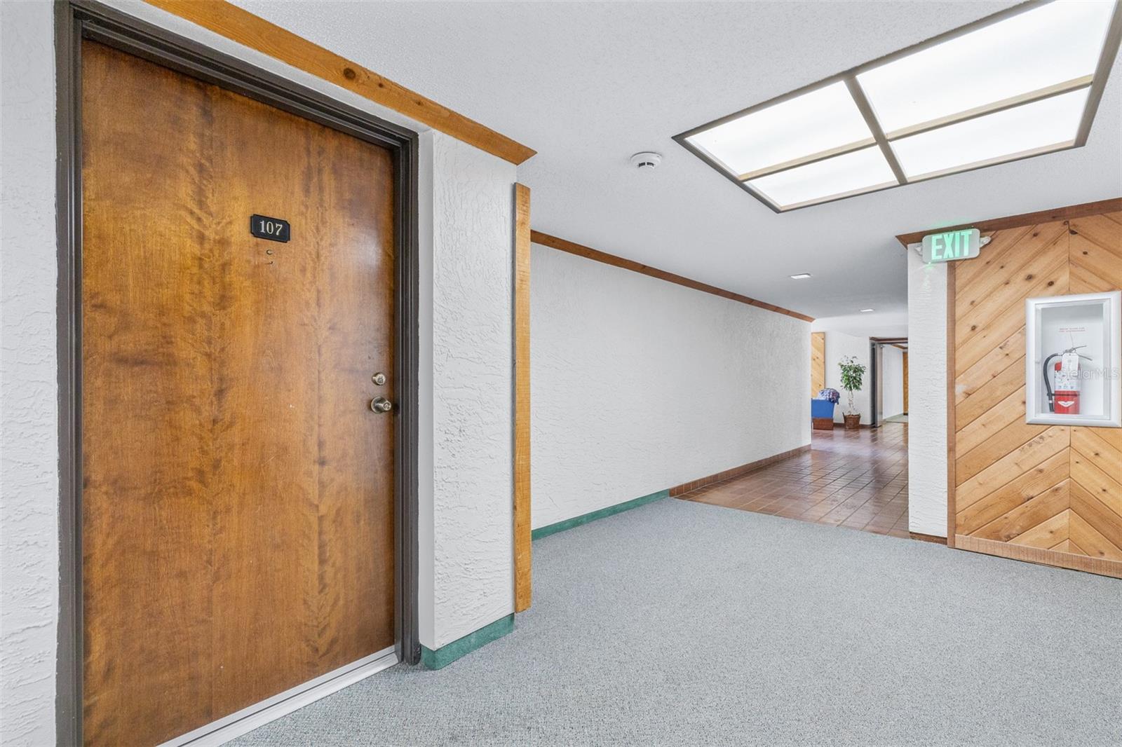 13602 S VILLAGE DR #1107 — photo 4