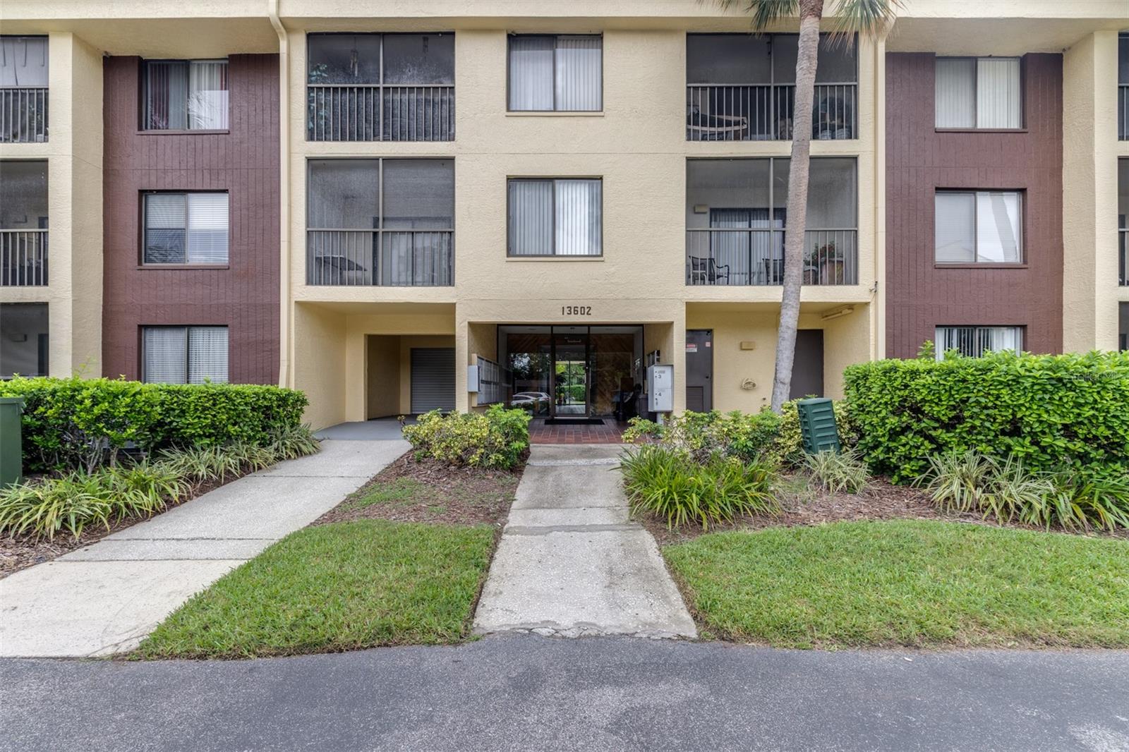 13602 S VILLAGE DR #1107 — photo 2