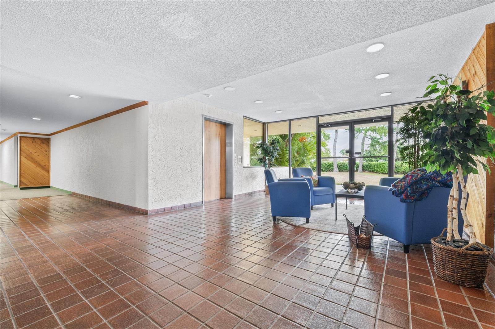 13602 S VILLAGE DR #1107 — photo 3