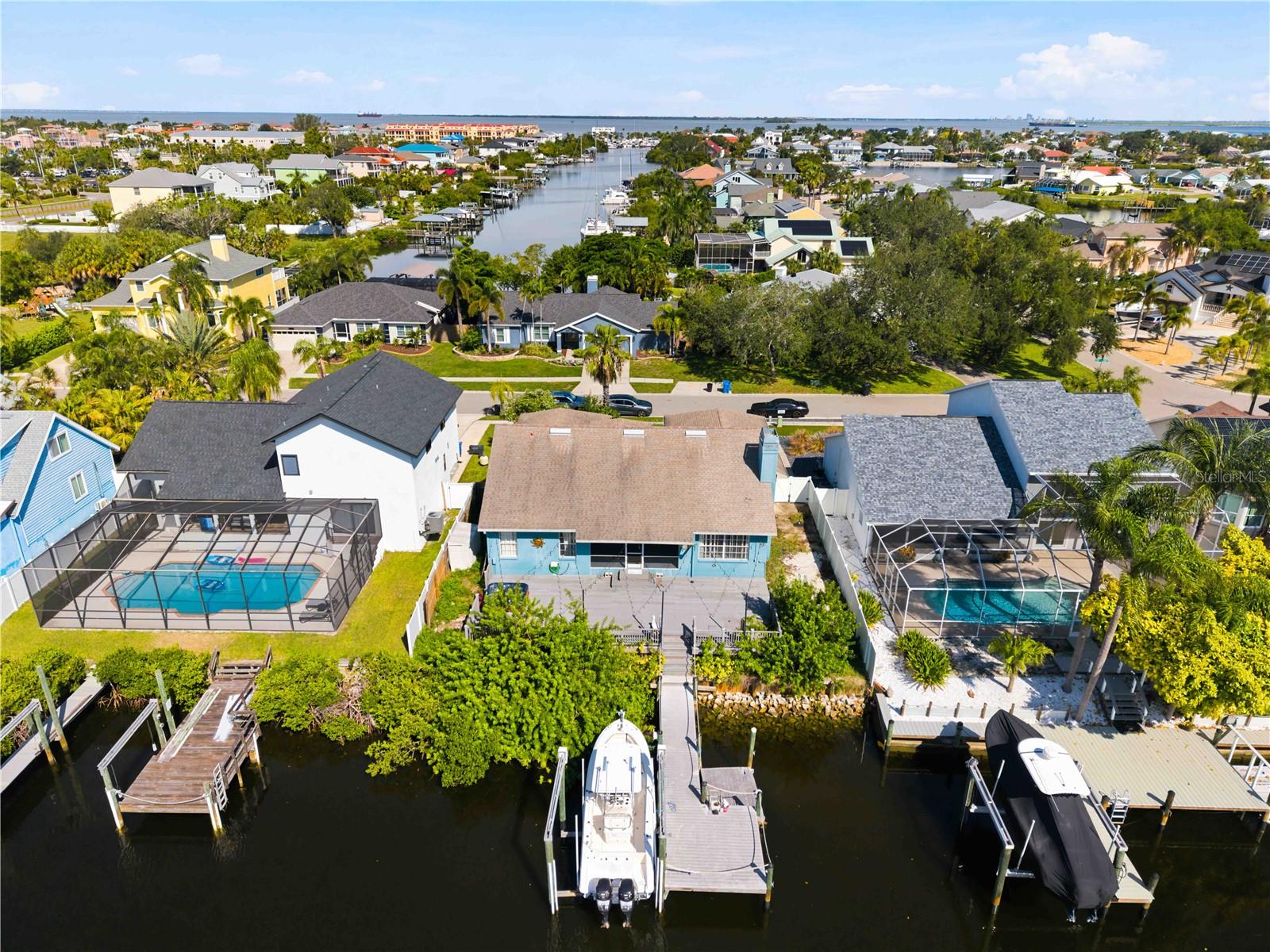 6511 DOLPHIN COVE DR — photo 38