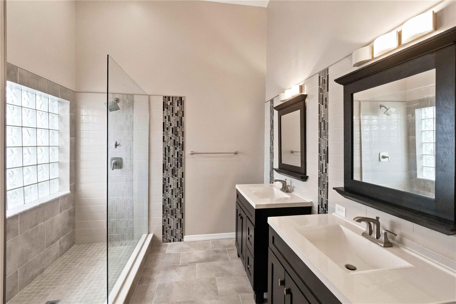 6511 DOLPHIN COVE DR — photo 20