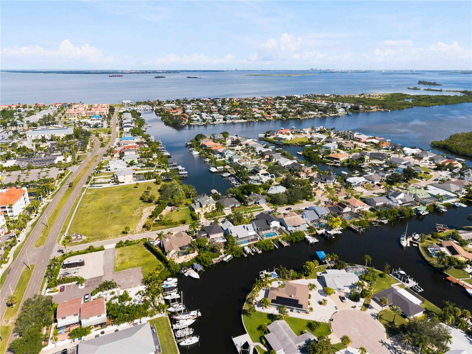 6511 DOLPHIN COVE DR — photo 45