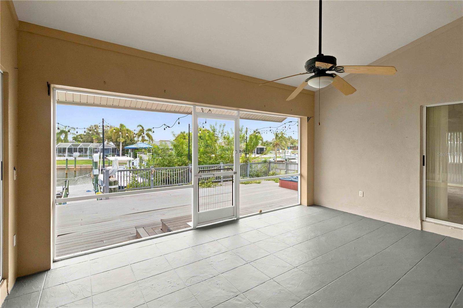 6511 DOLPHIN COVE DR — photo 32