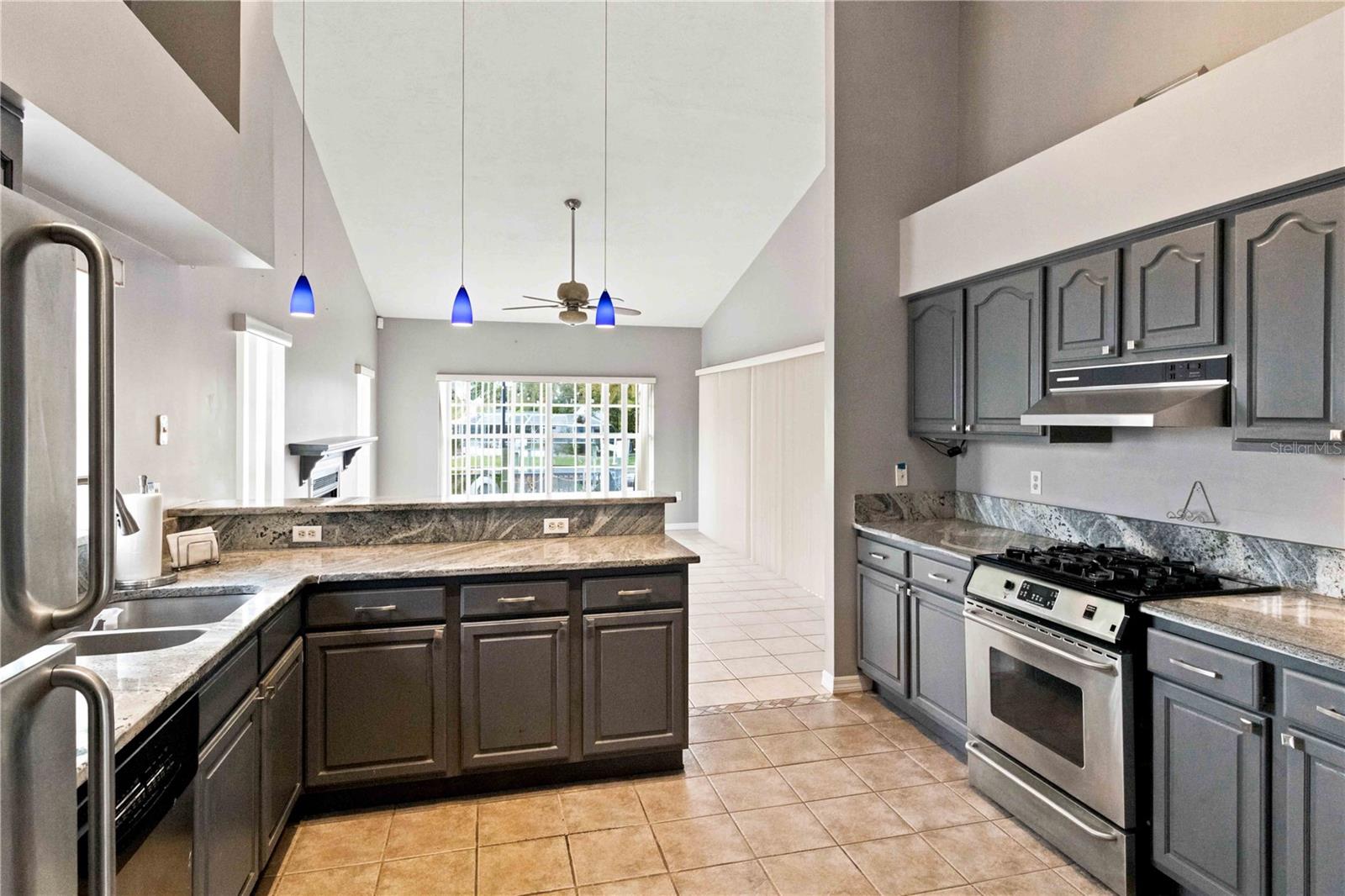 6511 DOLPHIN COVE DR — photo 9