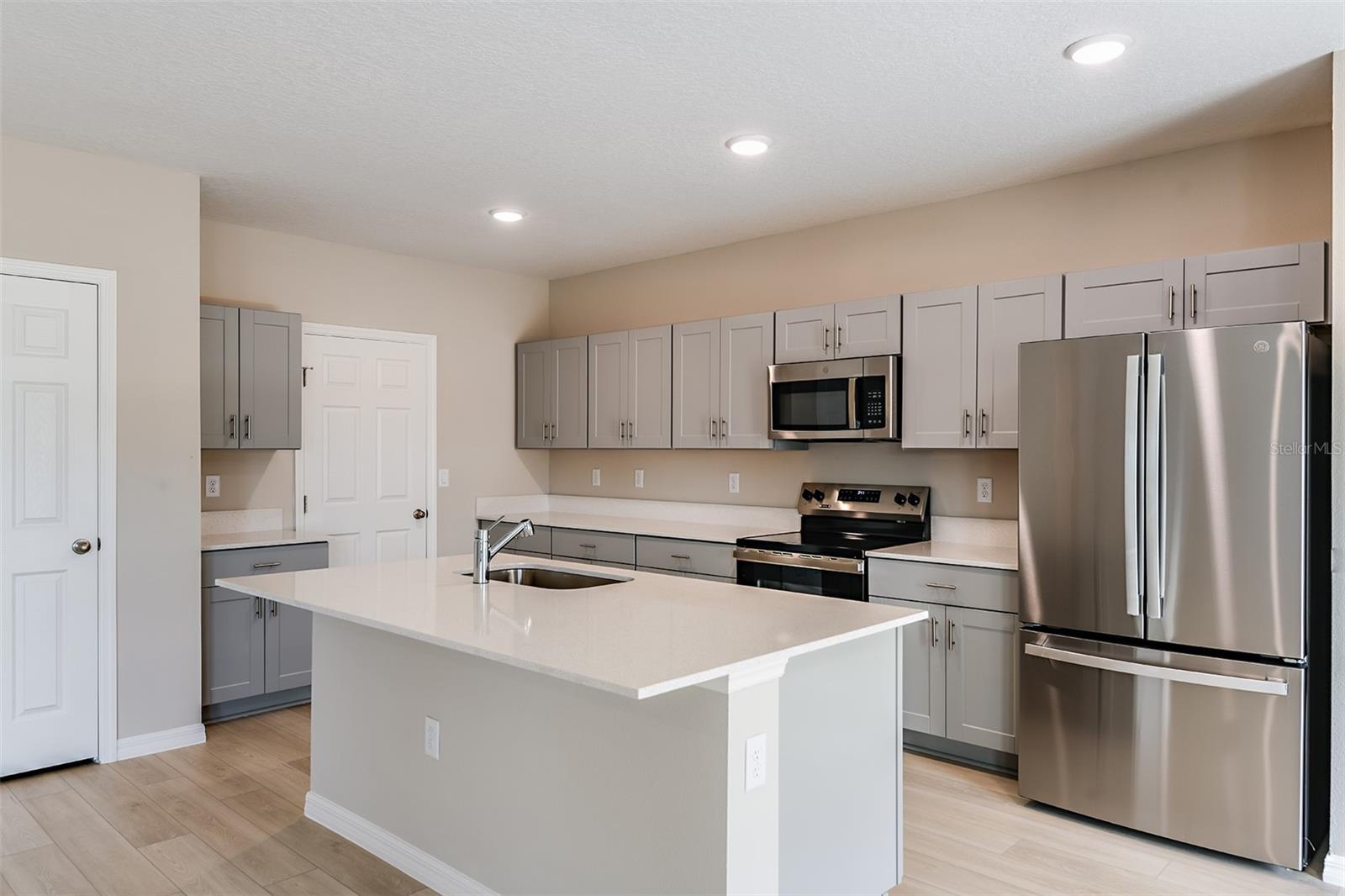 15156 MAUDE LANDING LOOP — photo 2