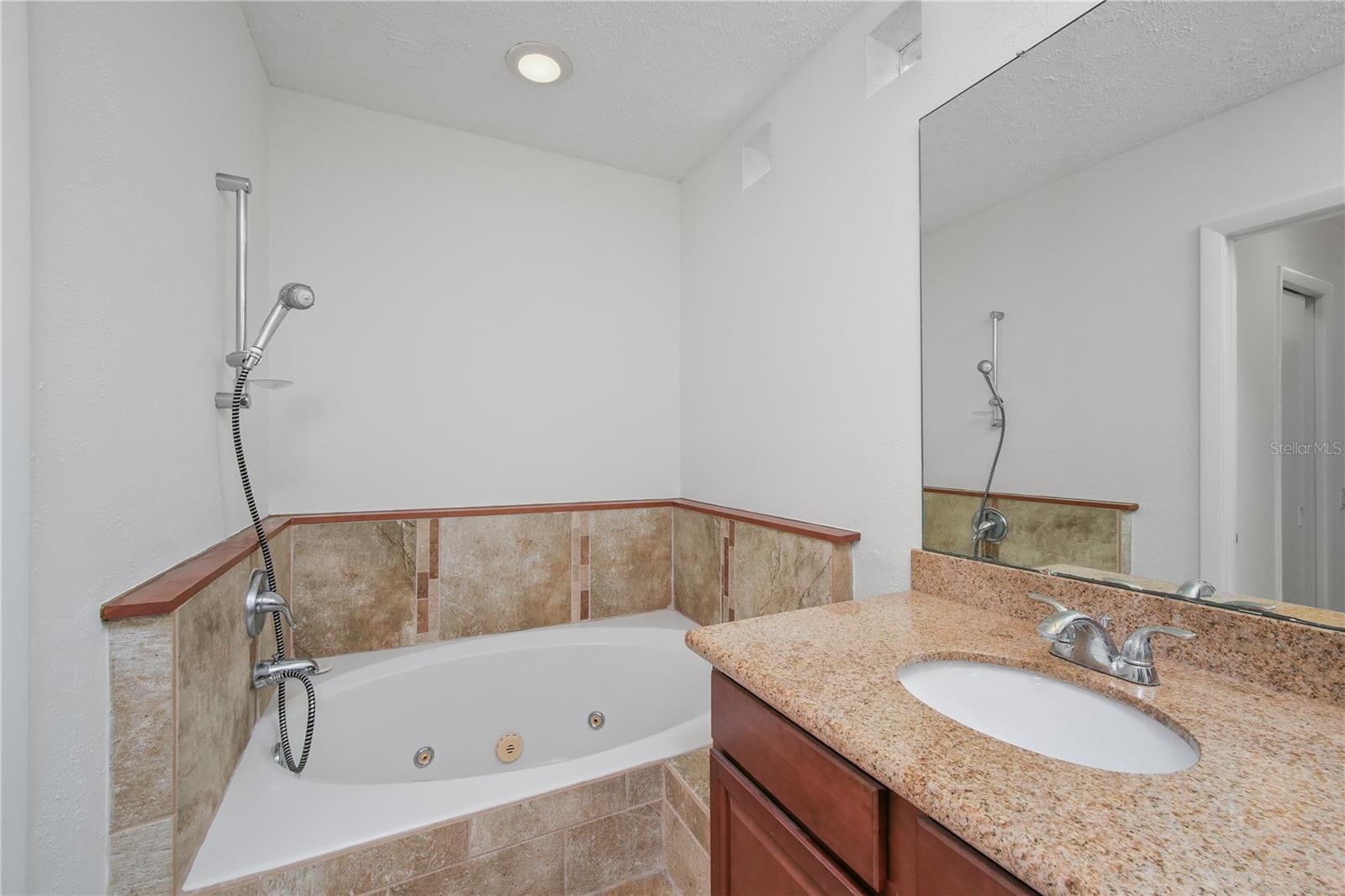 4950 BAYSHORE BLVD #16 — photo 34