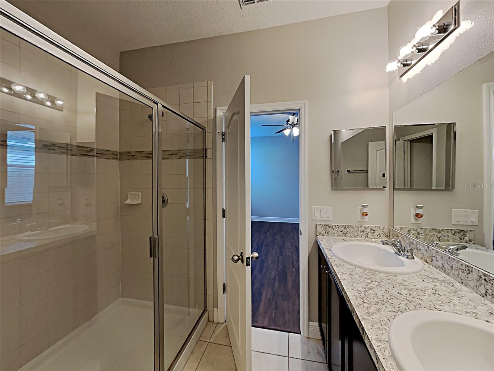 7033 FEATHER WOOD DR — photo 17