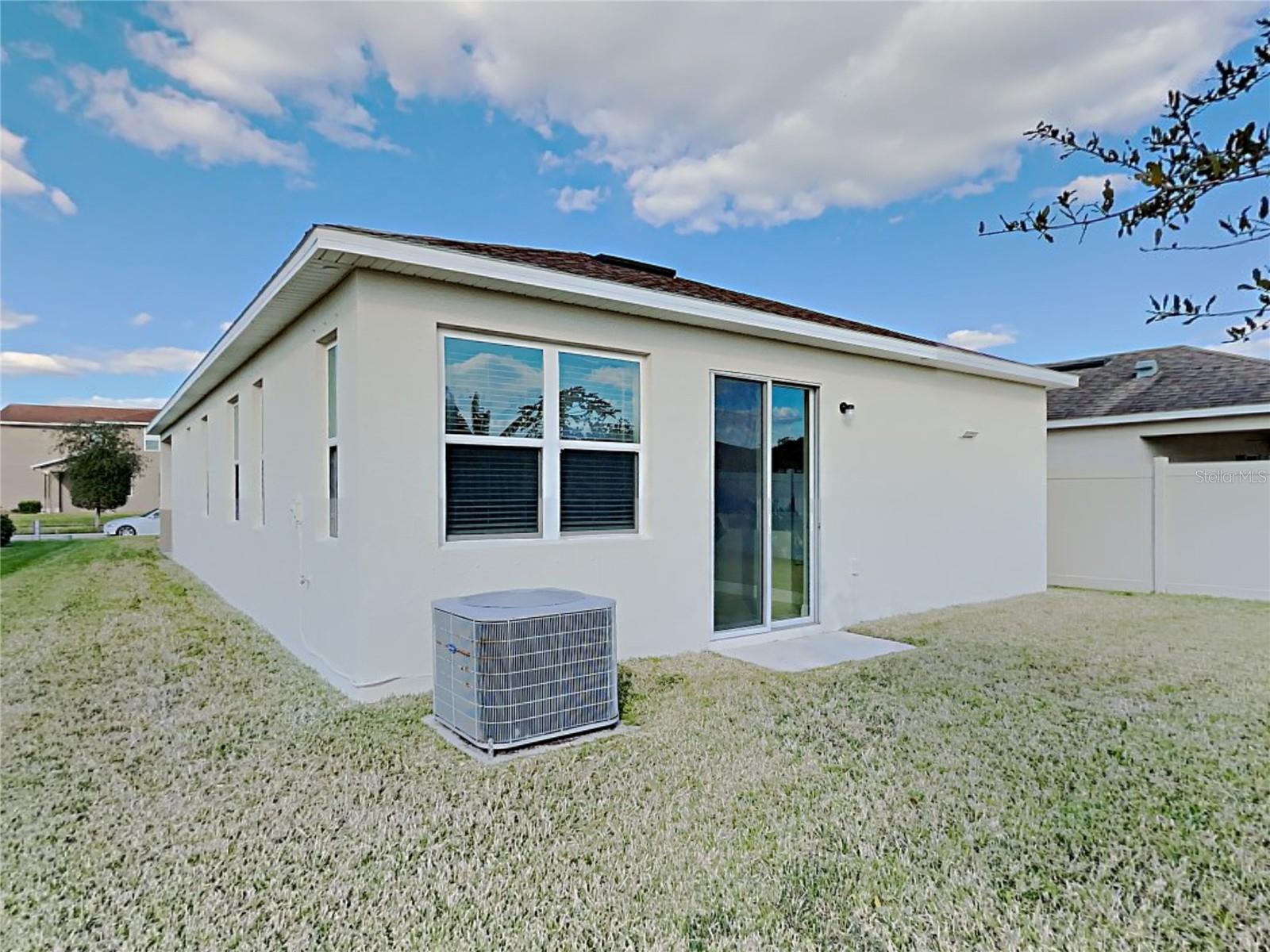 7033 FEATHER WOOD DR — photo 8