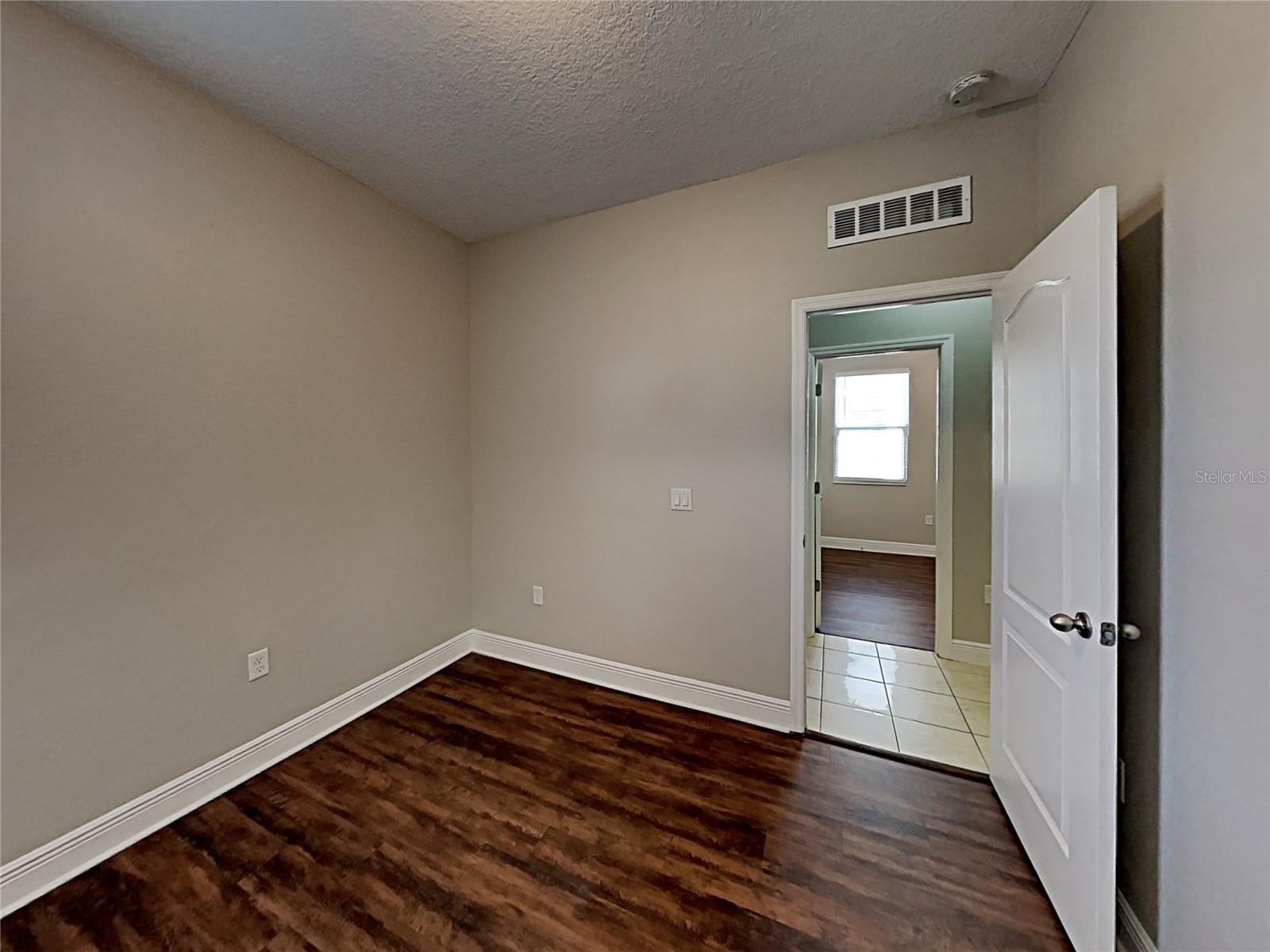 7033 FEATHER WOOD DR — photo 3