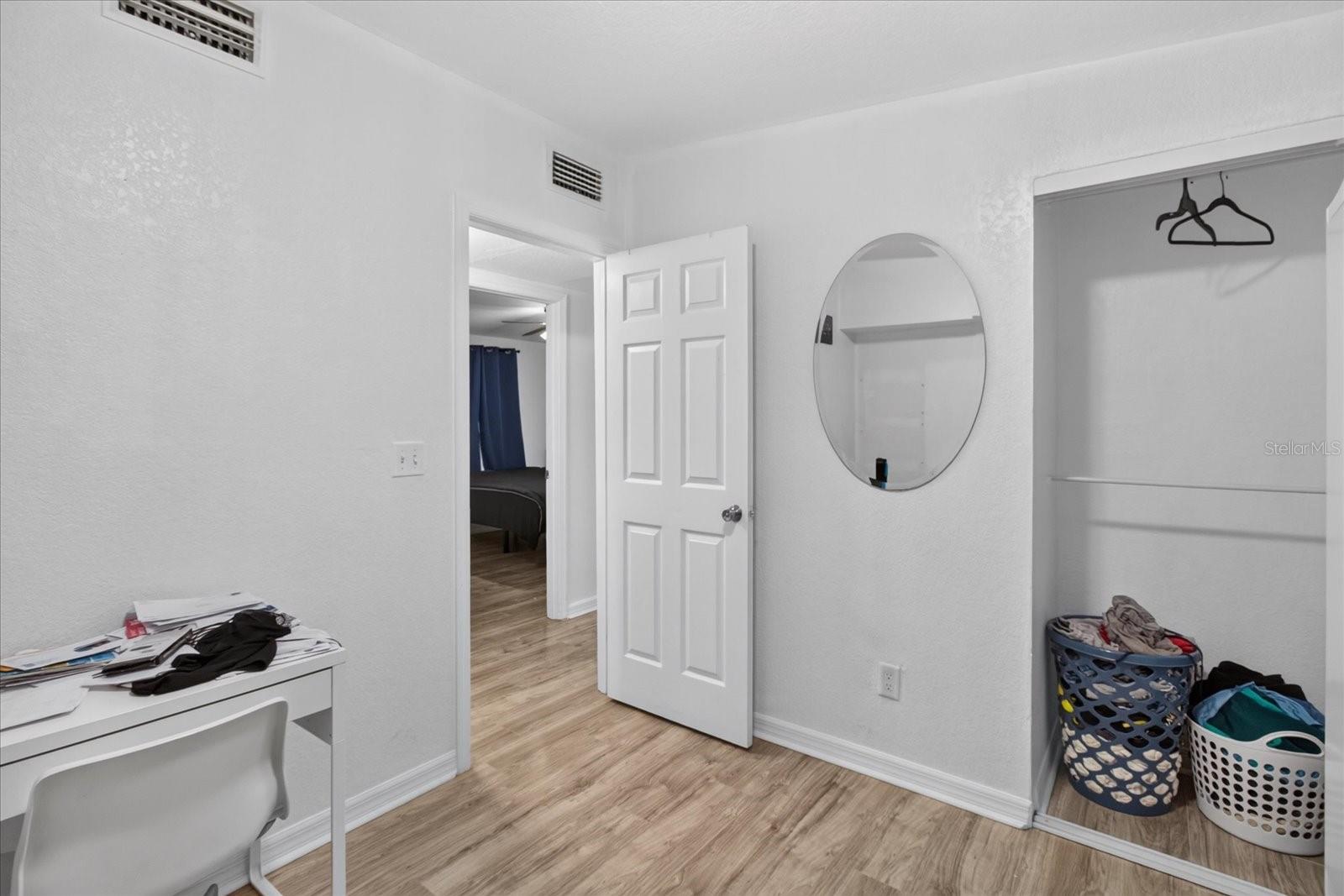 10905 N 22ND ST — photo 38
