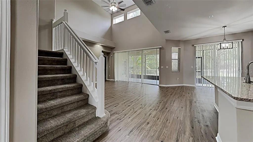 2256 PANTUCKET — photo 10