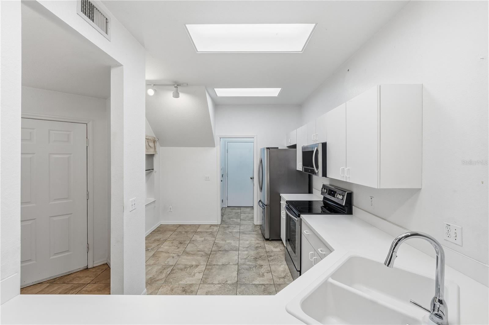 22128 LITTLE LAGOON CT — photo 17
