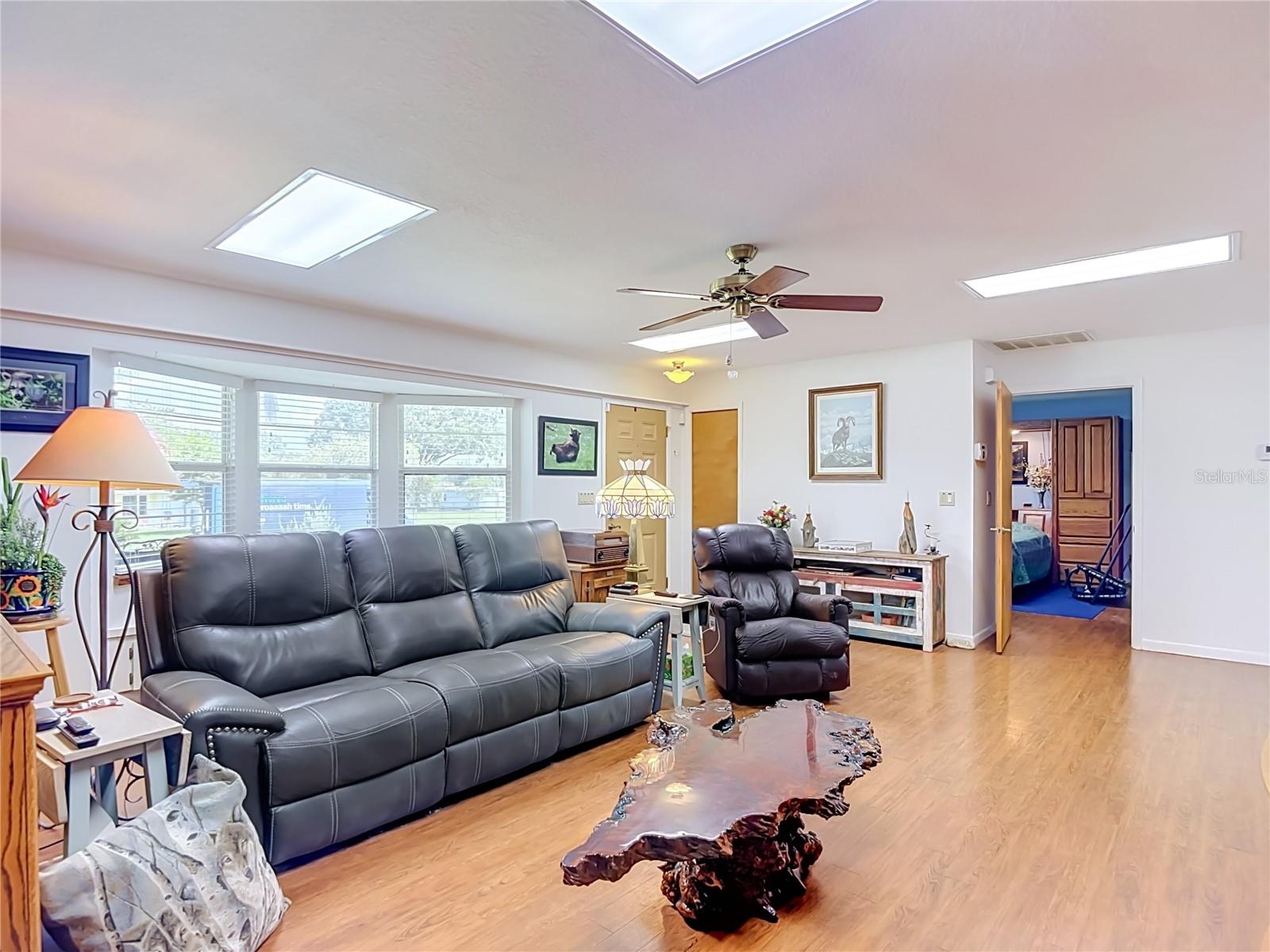 40312 SUNBURST DR — photo 4