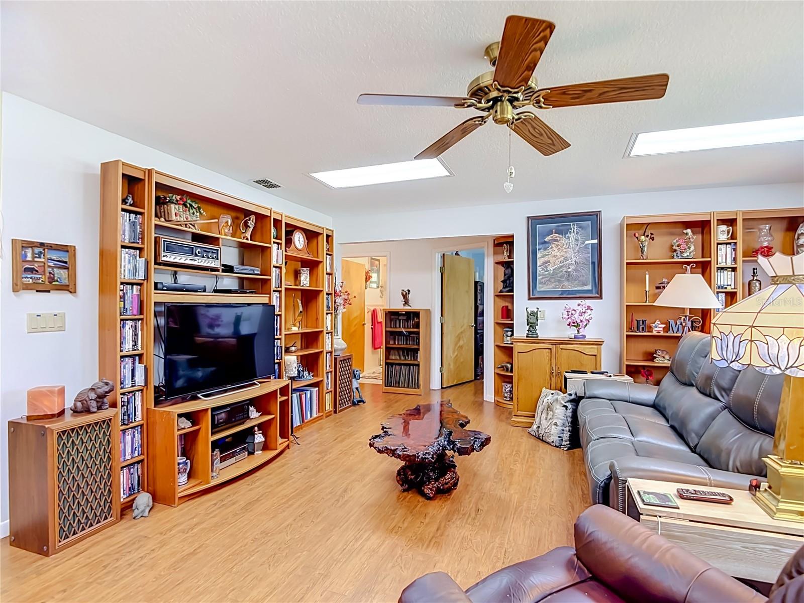 40312 SUNBURST DR — photo 15