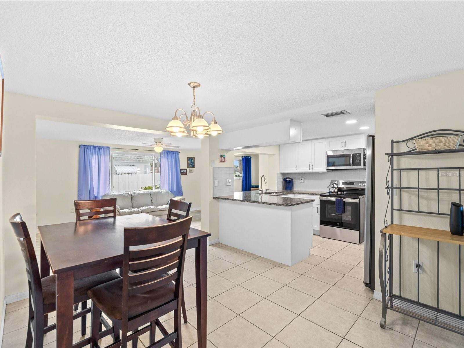 3845 MING TREE DR — photo 8