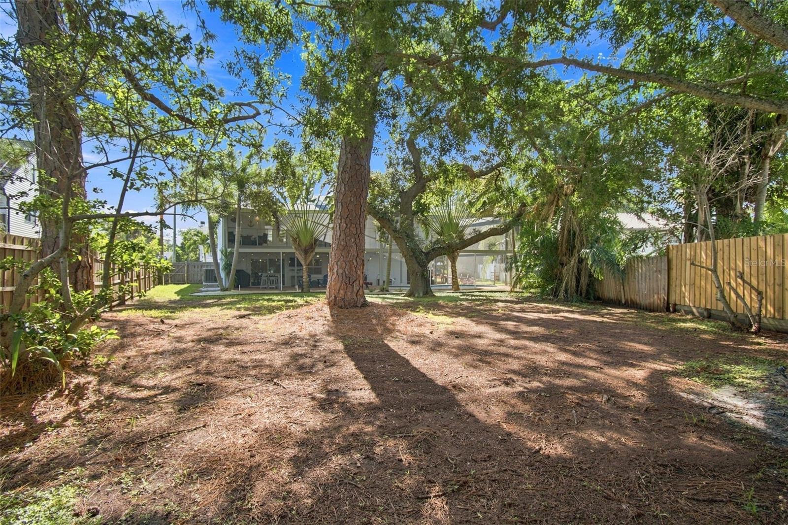 201 LAGOON DR — photo 48