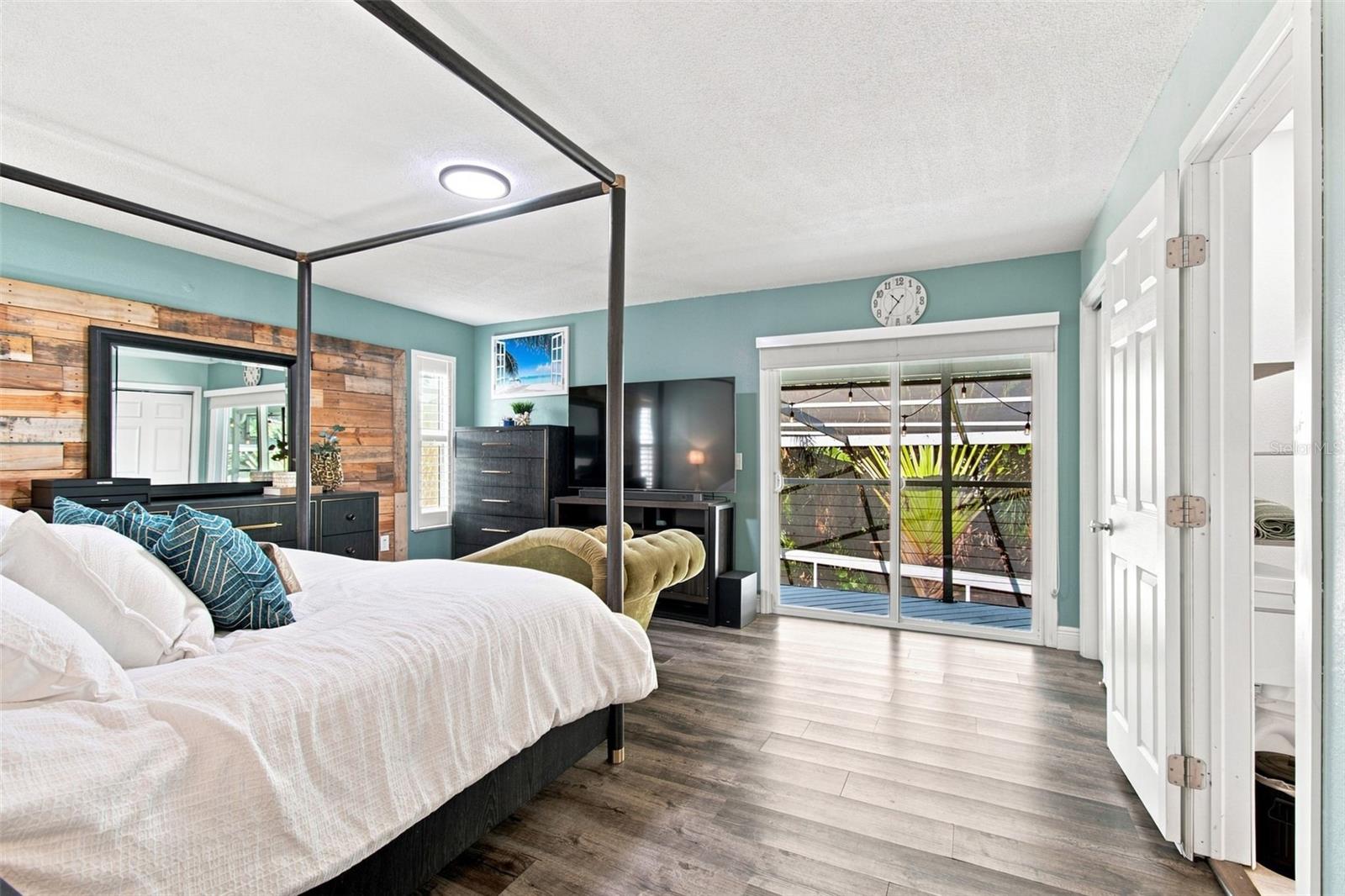 201 LAGOON DR — photo 23