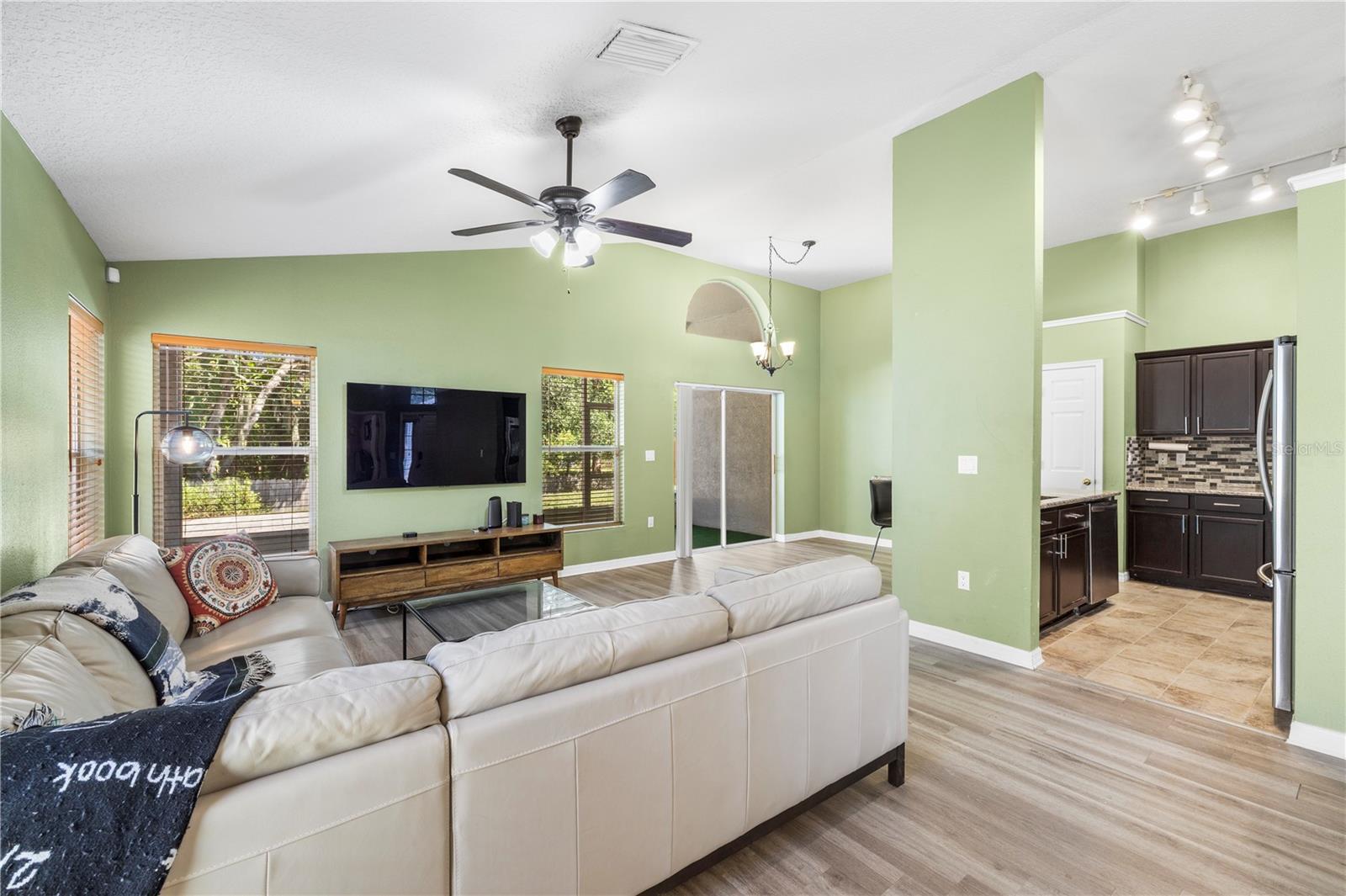 10148 SOMERSBY DR — photo 11