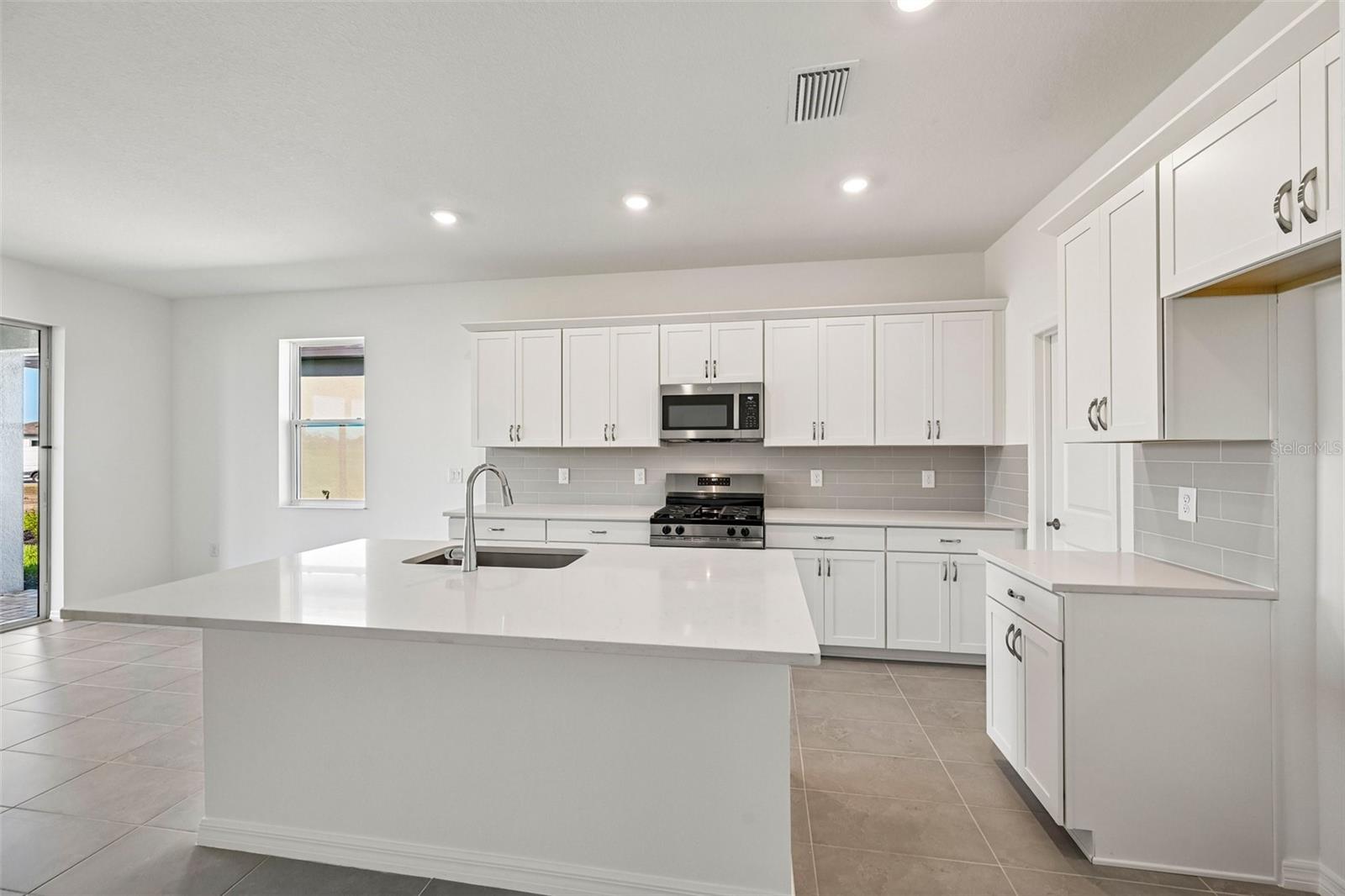 8709 CANARD CV — photo 4