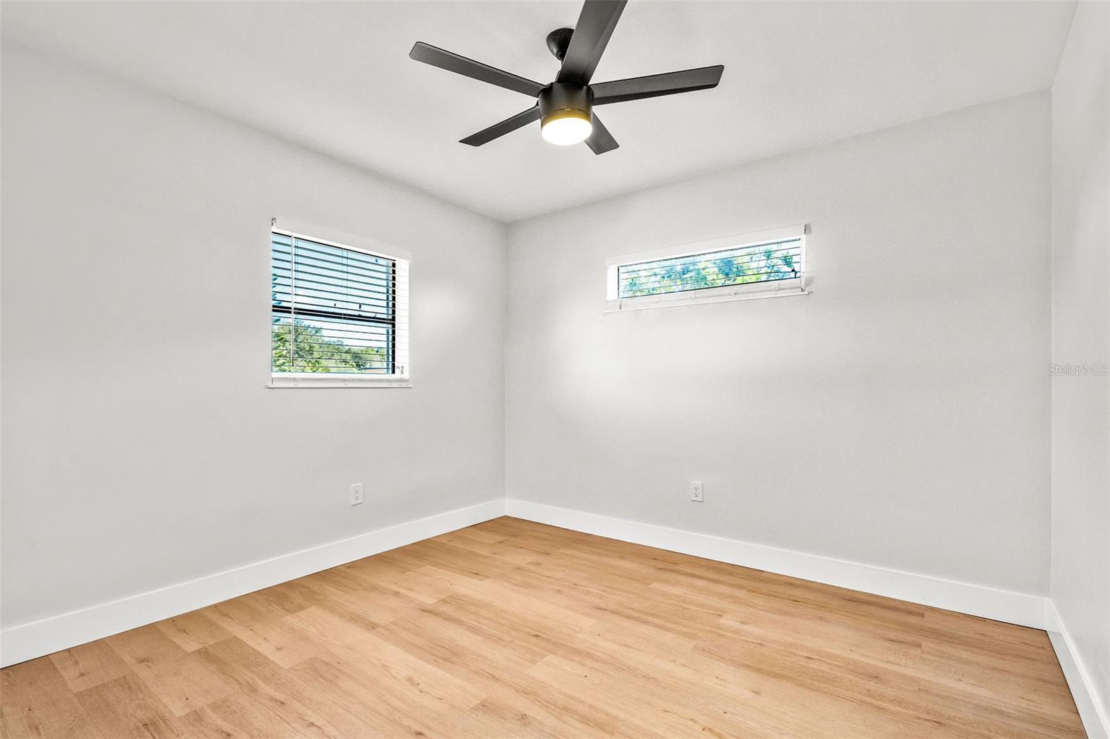 300 S NIMBUS AVE #3 — photo 9