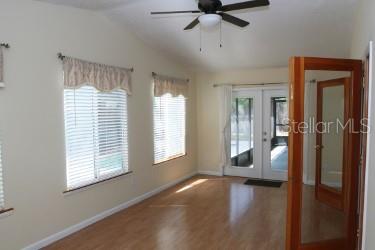 104 HILLCREST DR — photo 8
