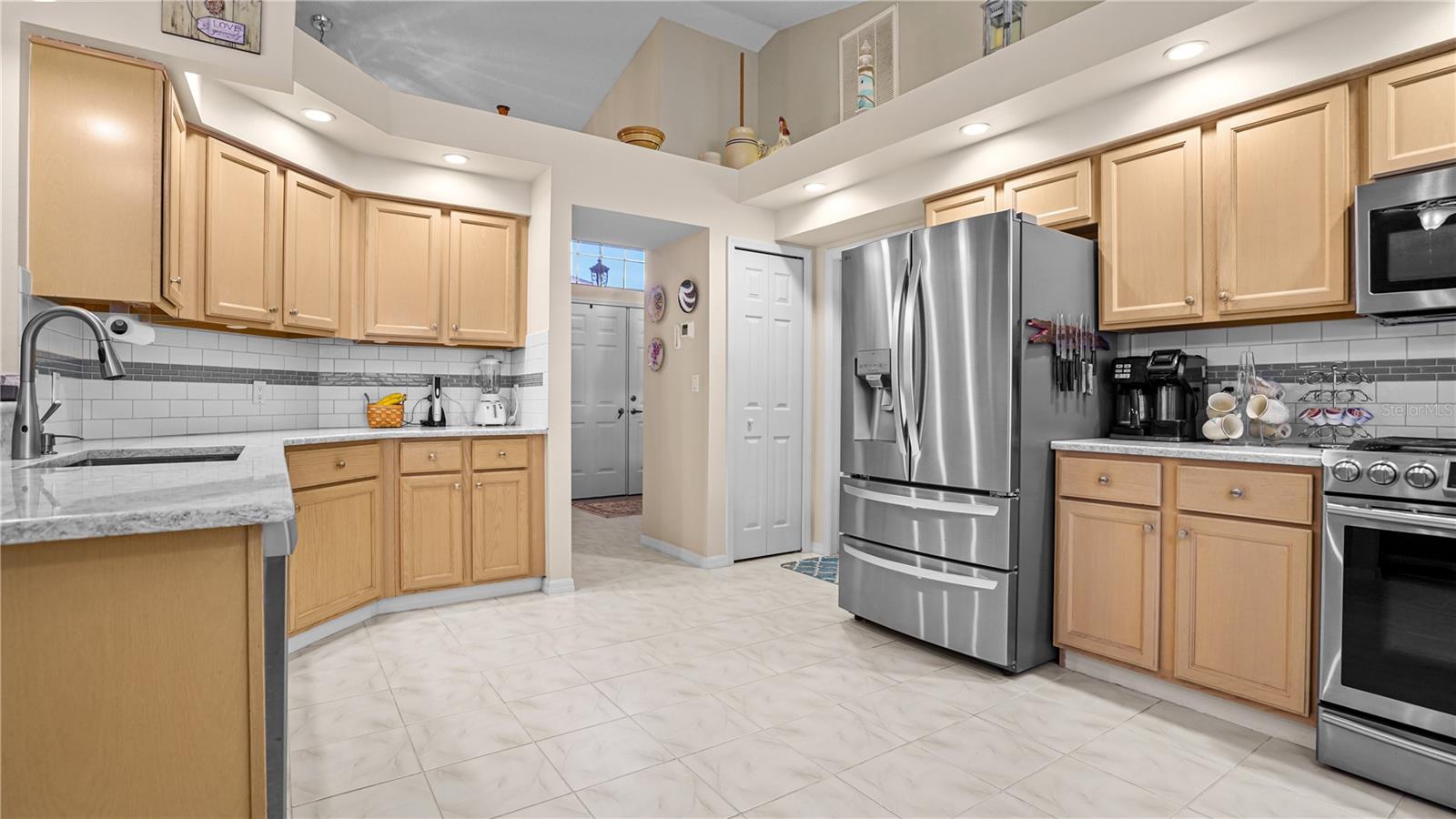 9221 HALBERG DR — photo 2