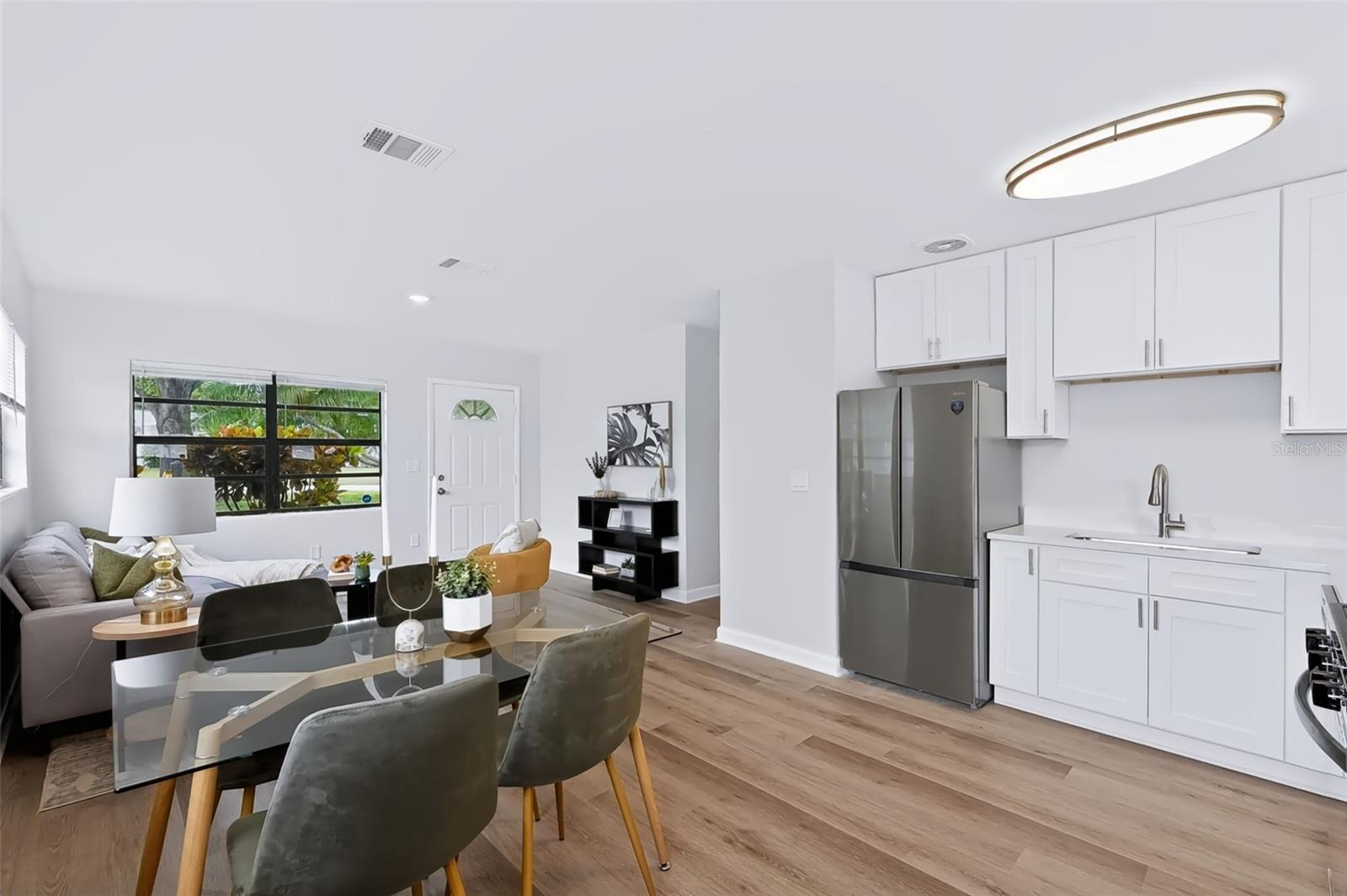 327 BARBARA CIR — photo 12