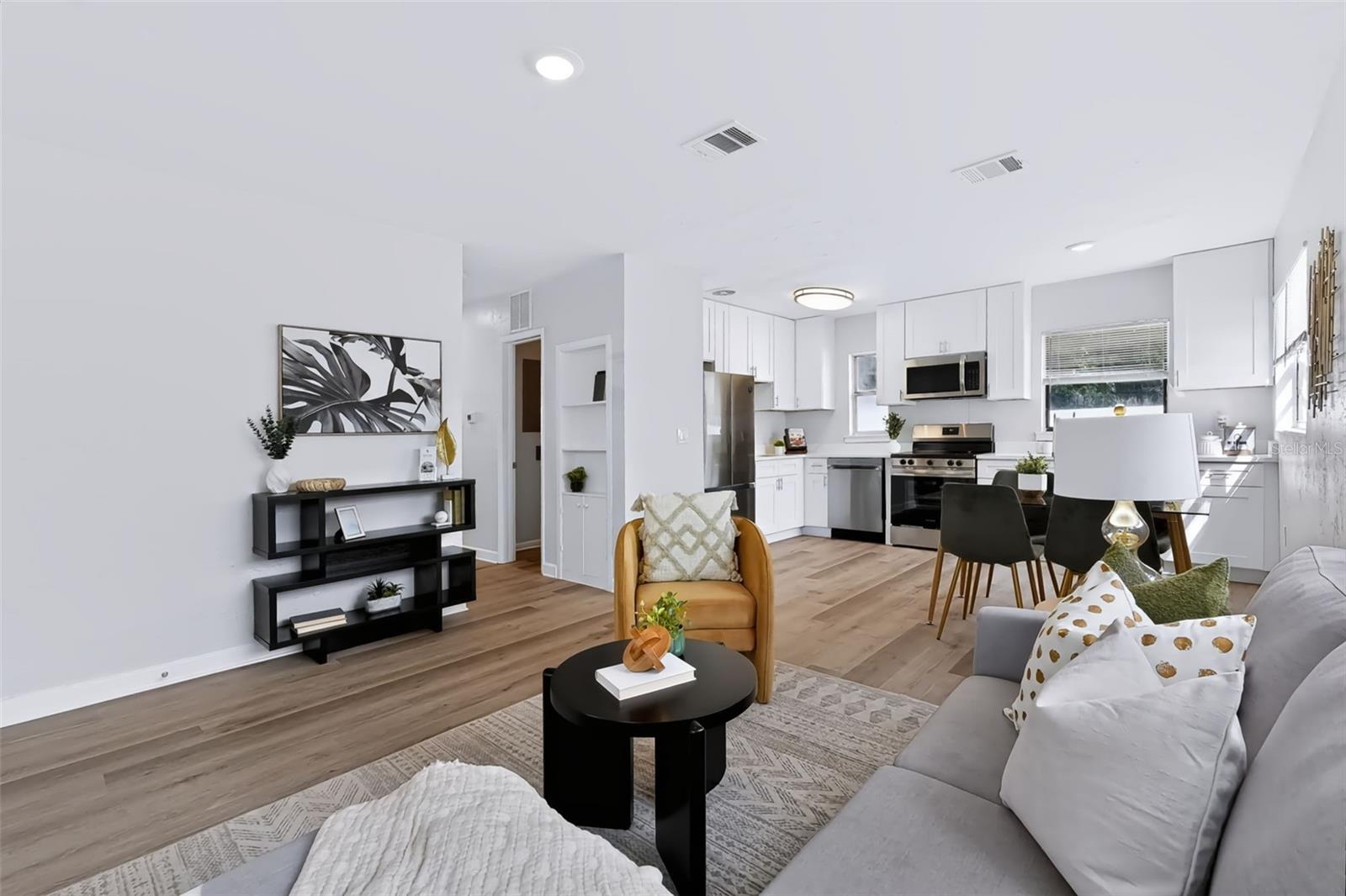 327 BARBARA CIR — photo 9
