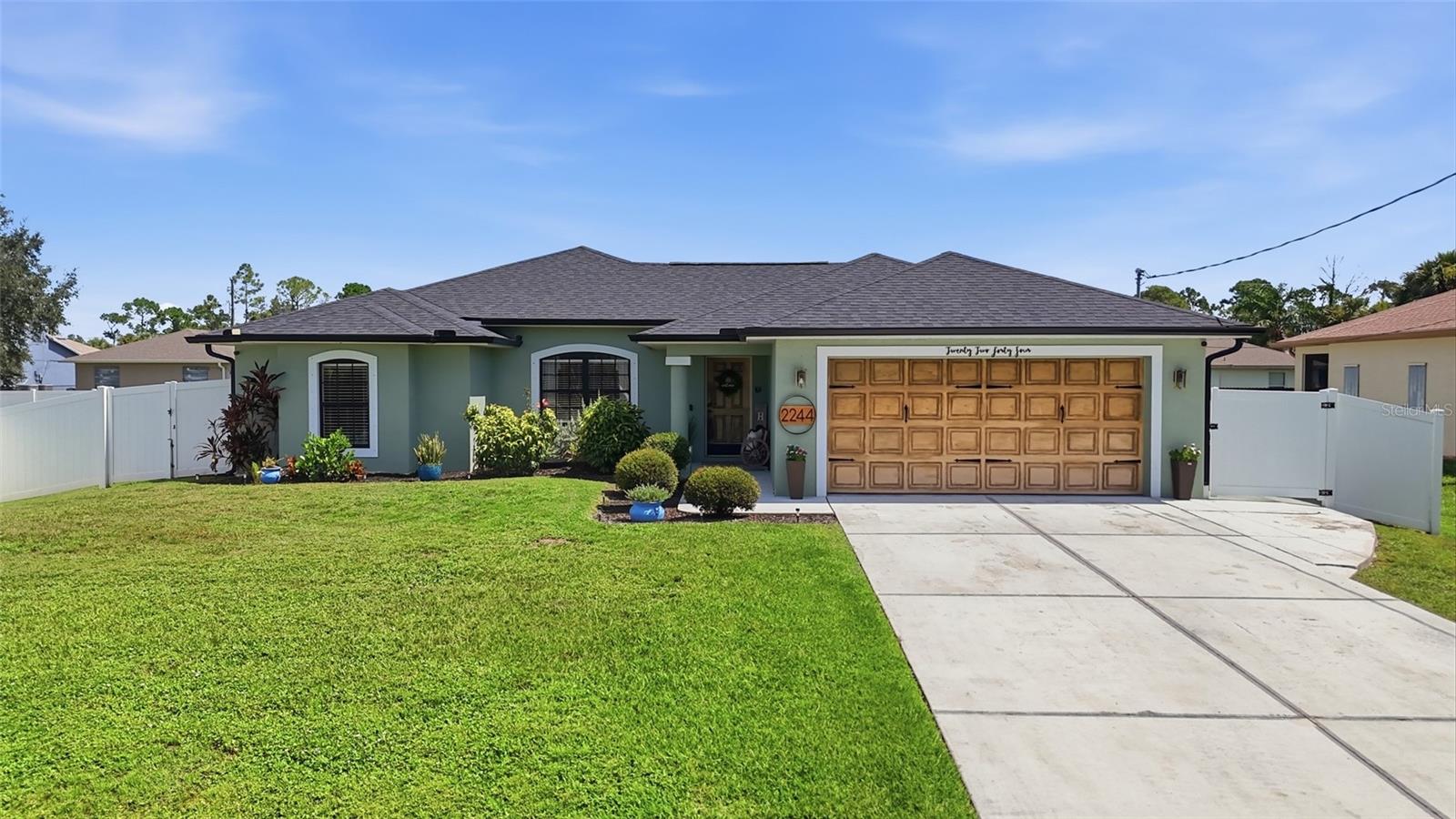 2244 PENGUIN LN — photo 2