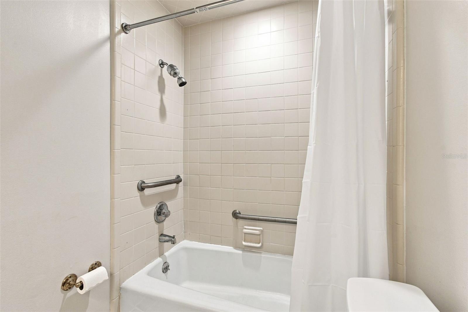 2530 W MARYLAND AVE #C — photo 47