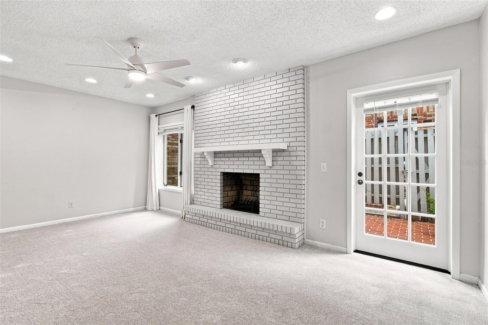 2530 W MARYLAND AVE #C — photo 13