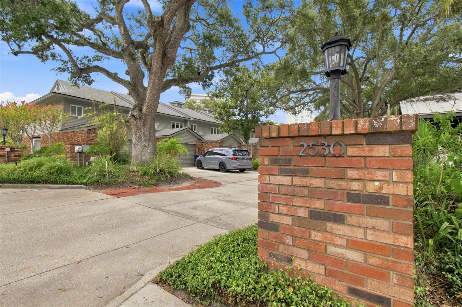 2530 W MARYLAND AVE #C — photo 3