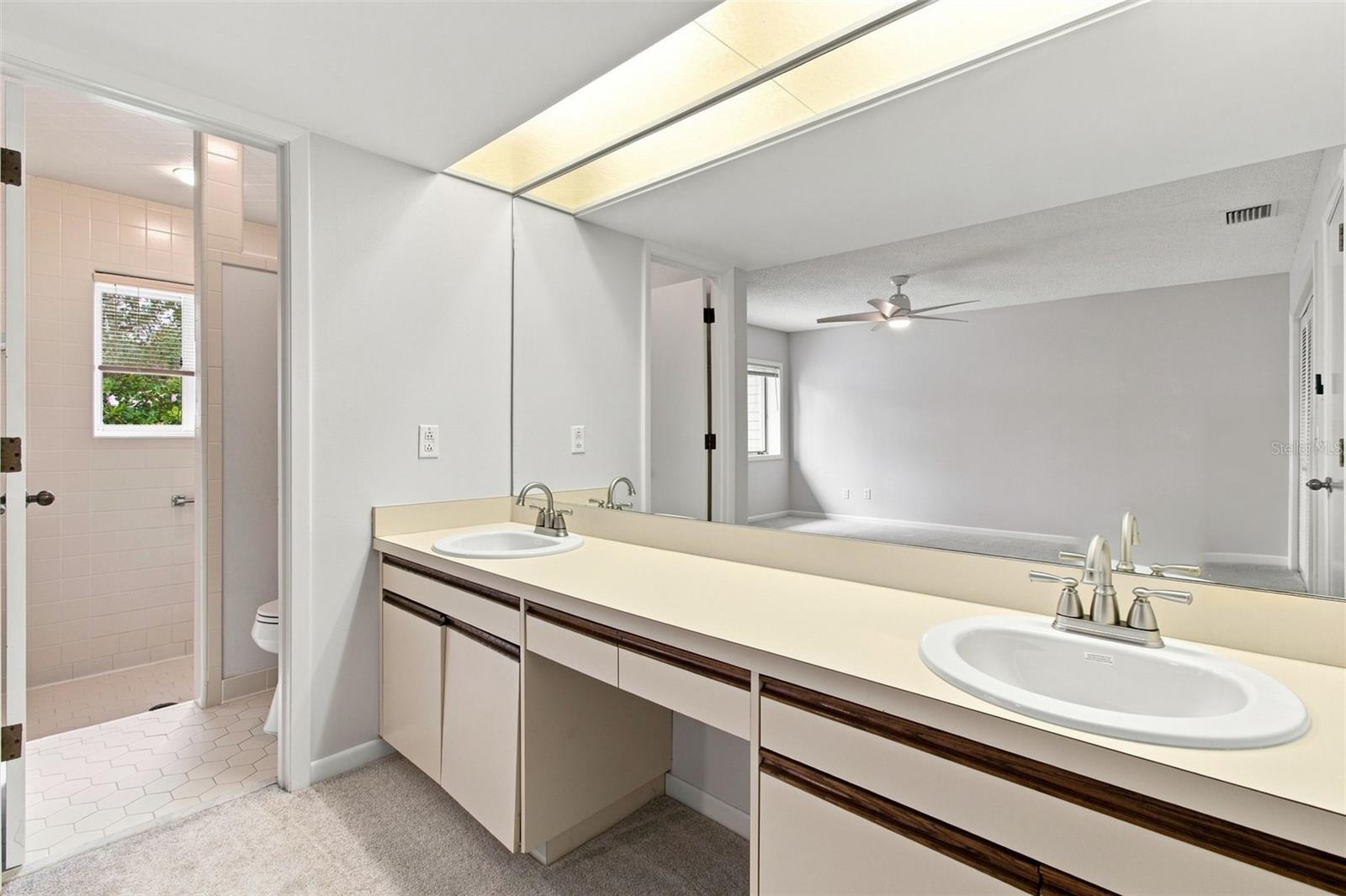 2530 W MARYLAND AVE #C — photo 40