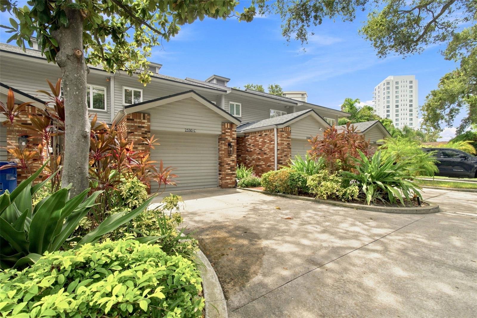 2530 W MARYLAND AVE #C — photo 4