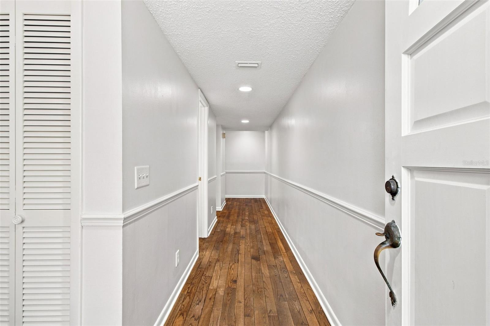 2530 W MARYLAND AVE #C — photo 8