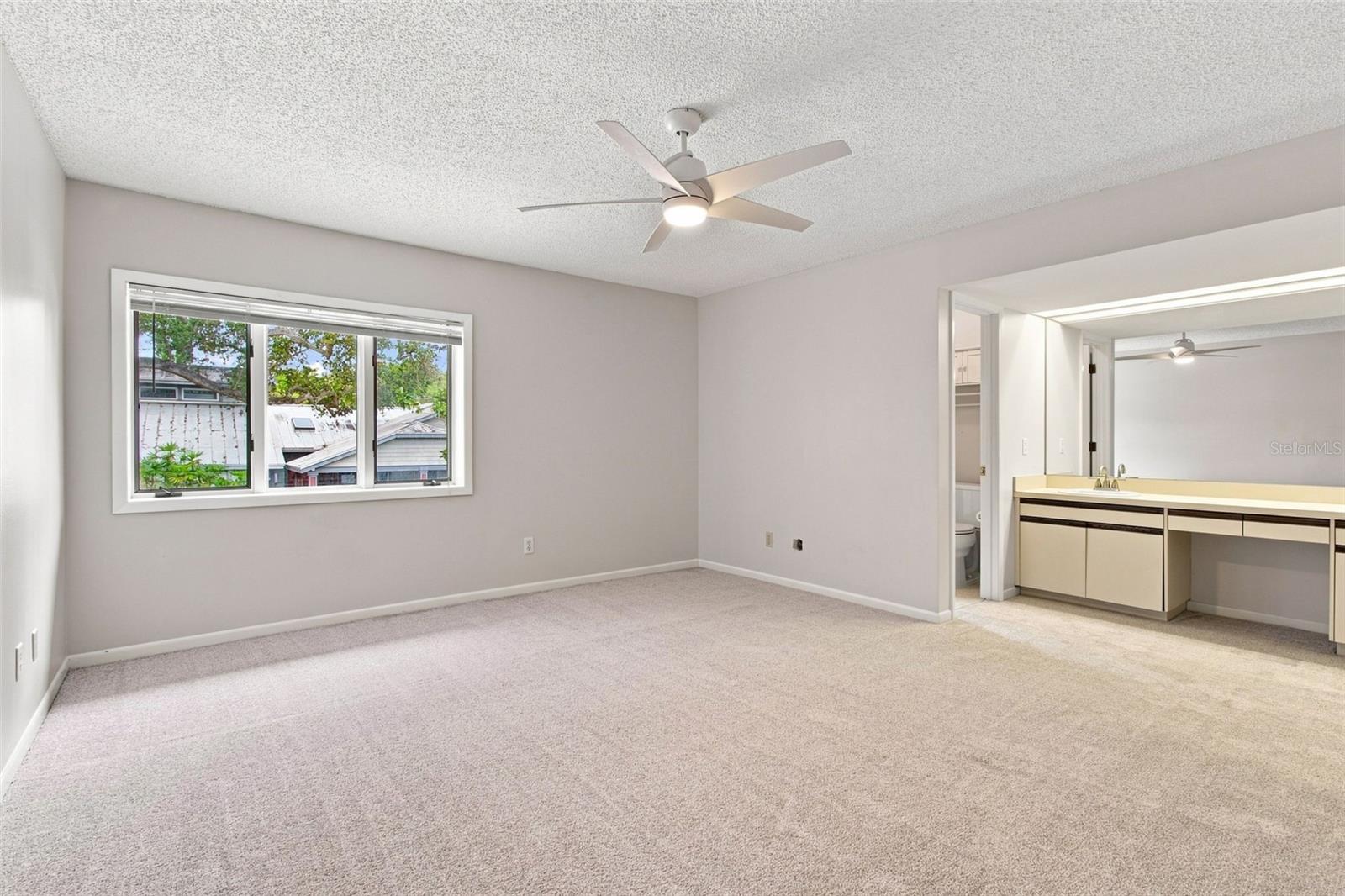 2530 W MARYLAND AVE #C — photo 36