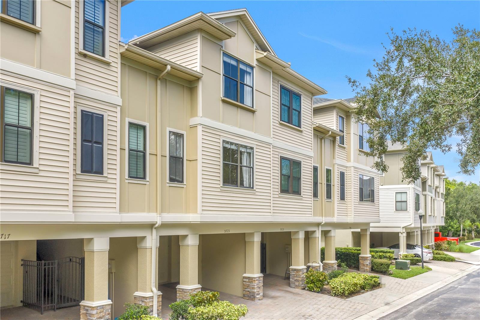 9715 BAY GROVE LN — photo 44
