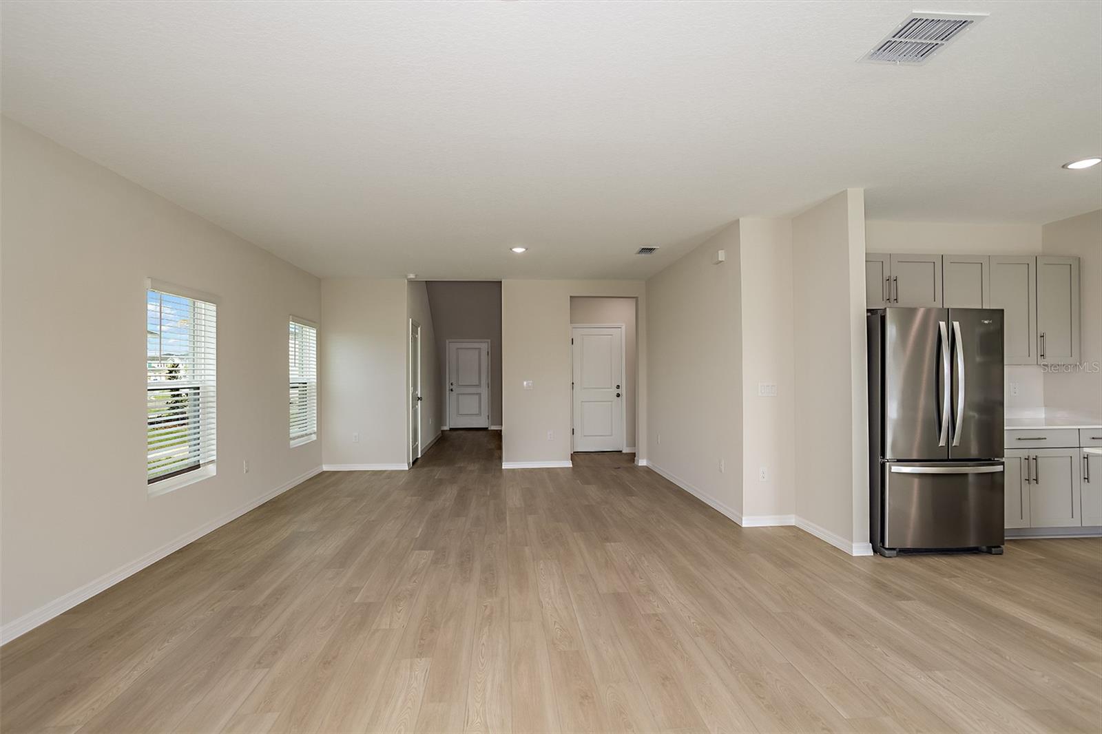 2151 LAWSON WAY — photo 12