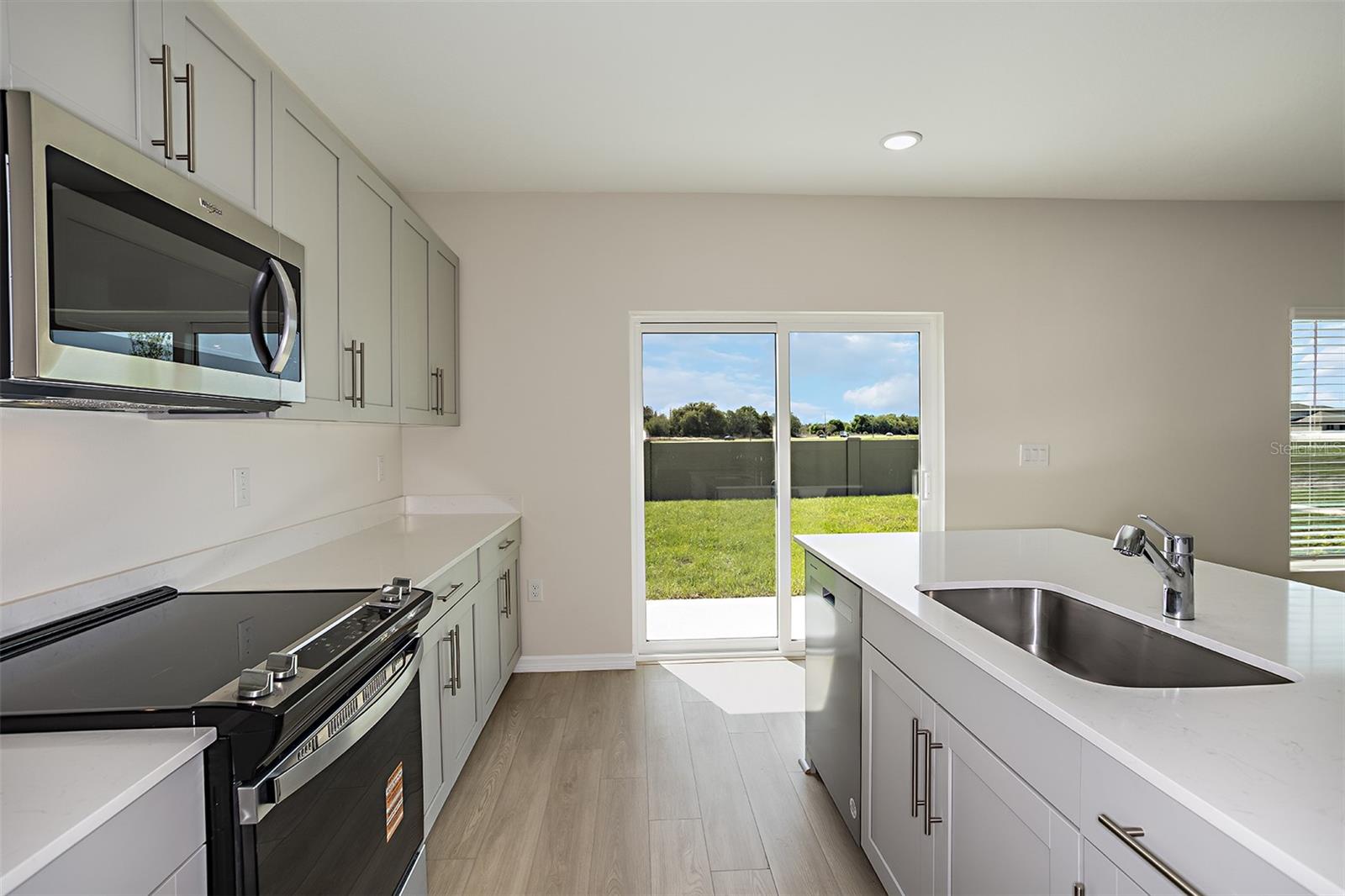 2151 LAWSON WAY — photo 10