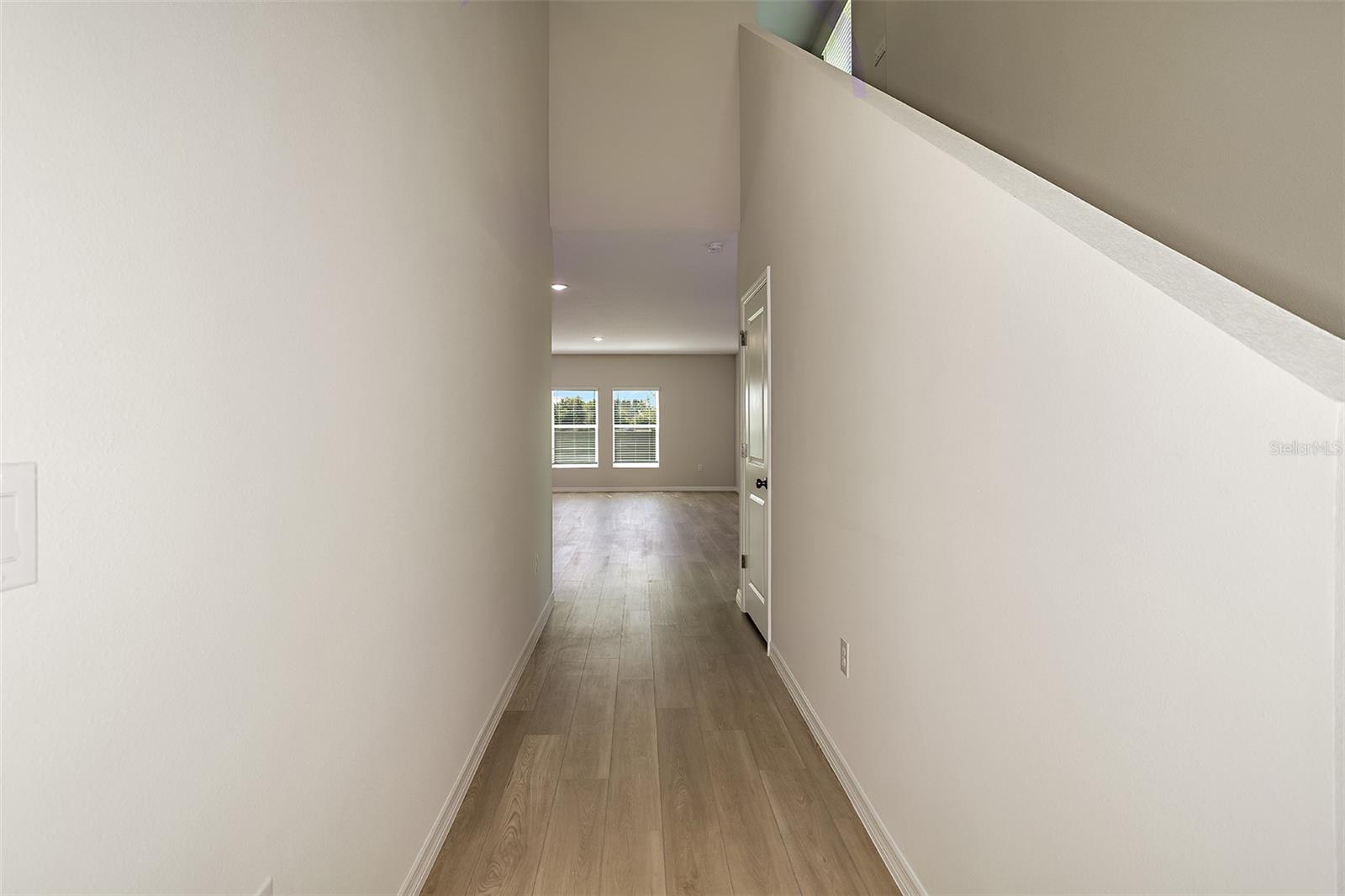 2151 LAWSON WAY — photo 8