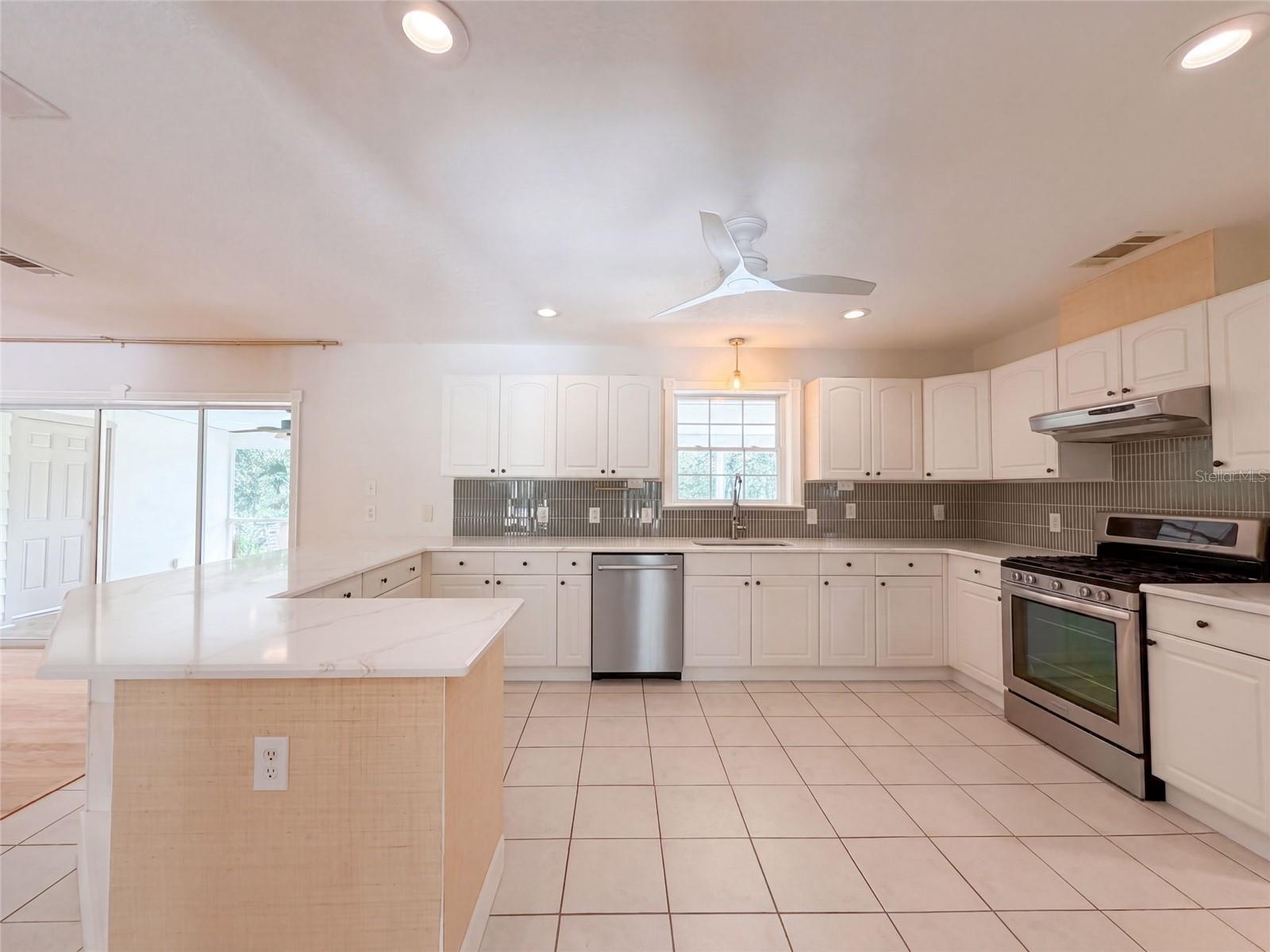 5438 COLD SPRING LN — photo 2