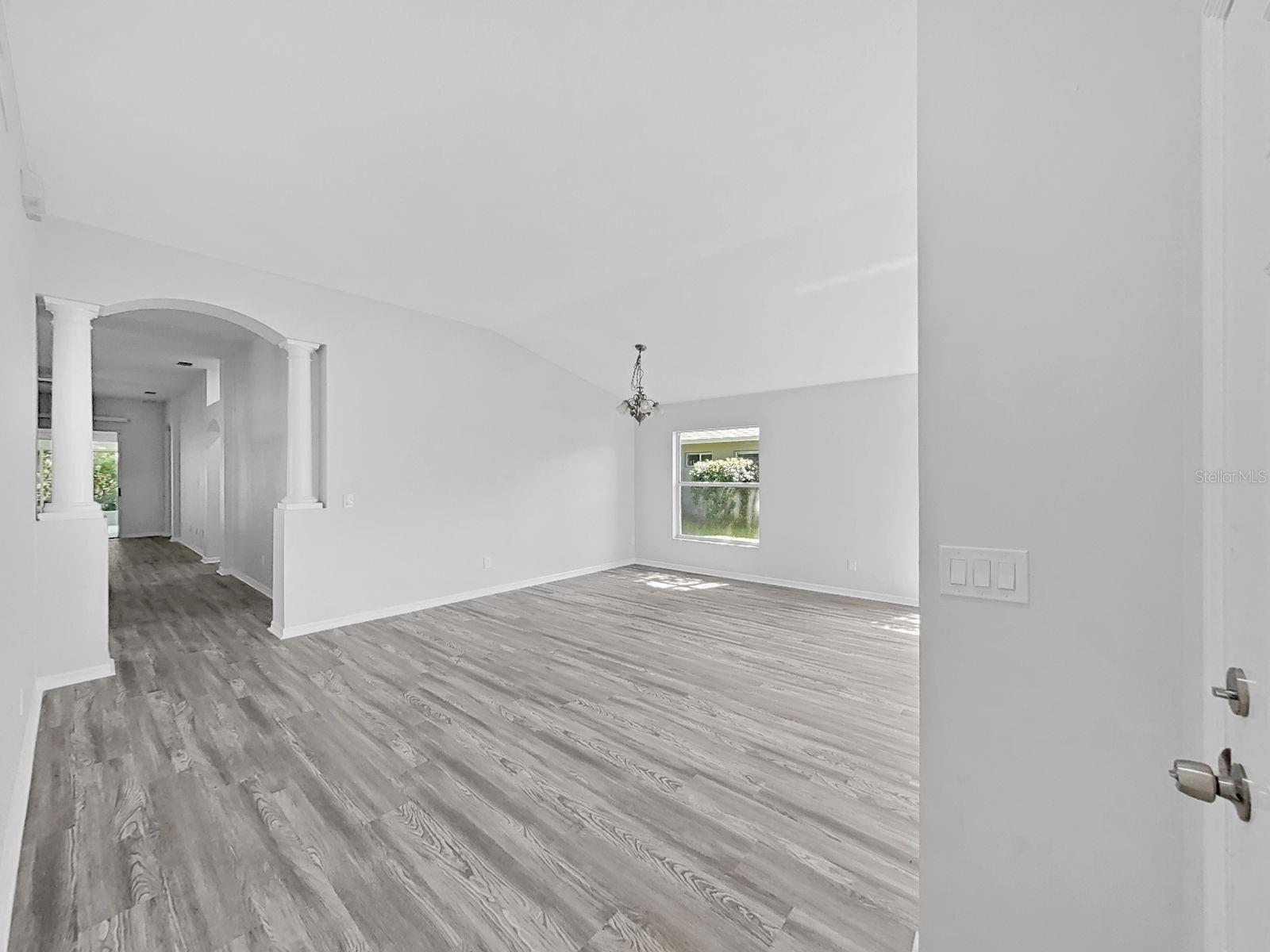 1423 LAKE SHORE RANCH DR — photo 6