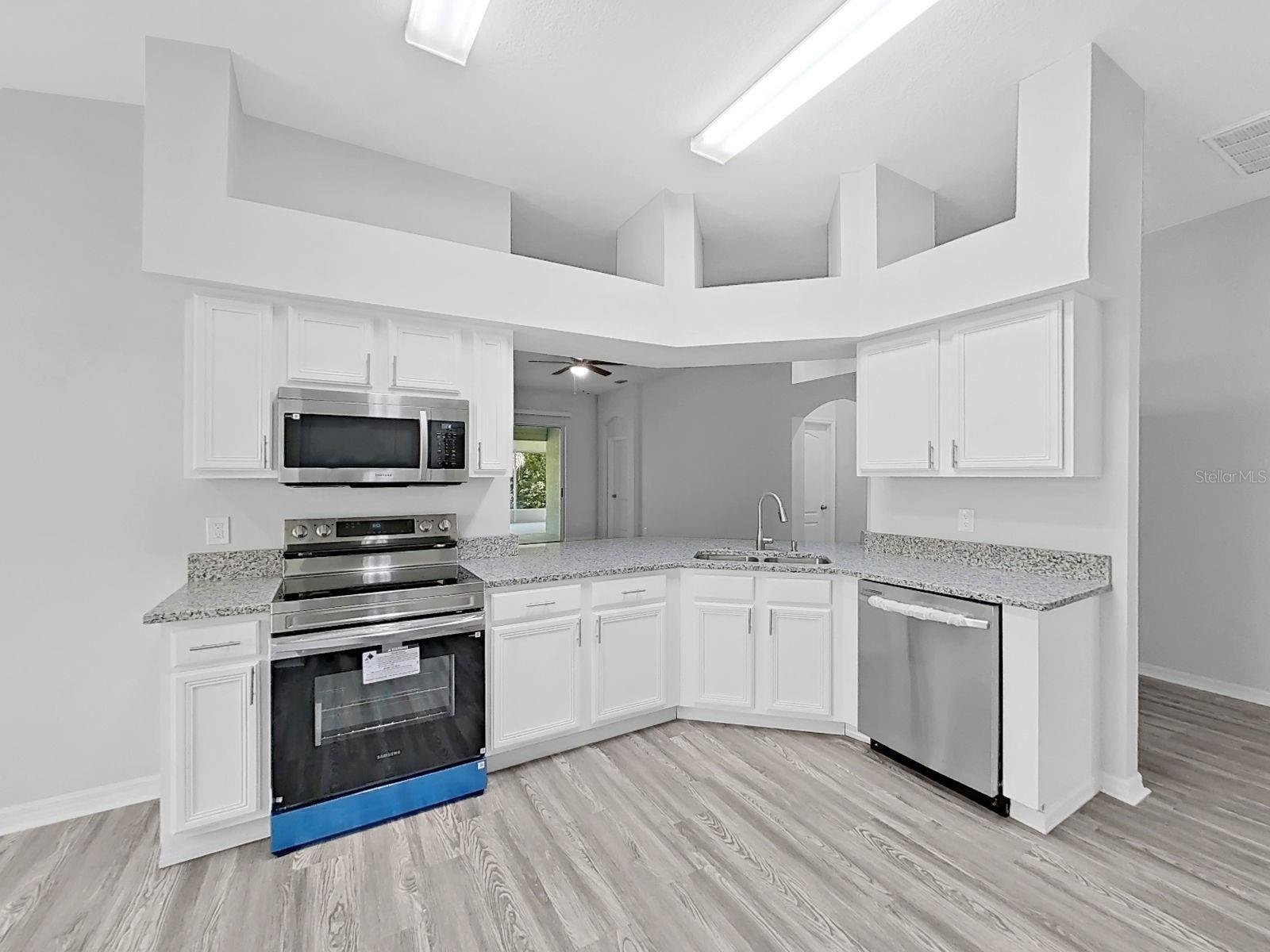 1423 LAKE SHORE RANCH DR — photo 15