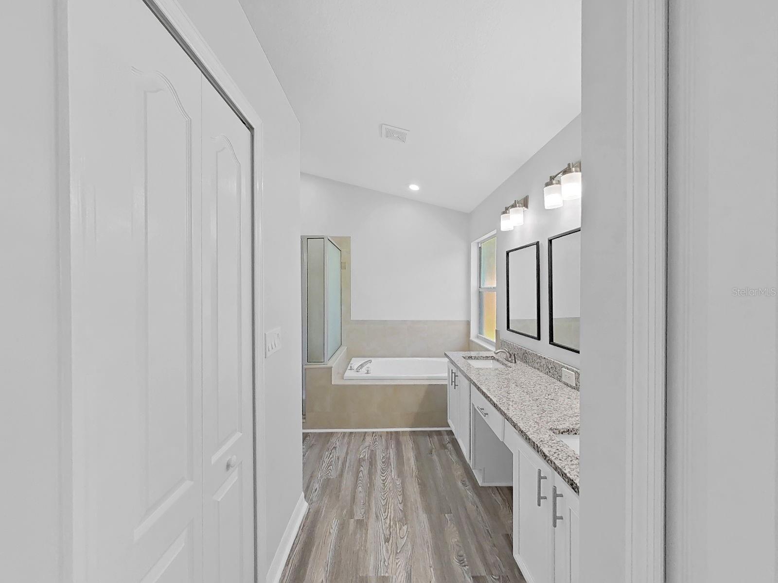 1423 LAKE SHORE RANCH DR — photo 25