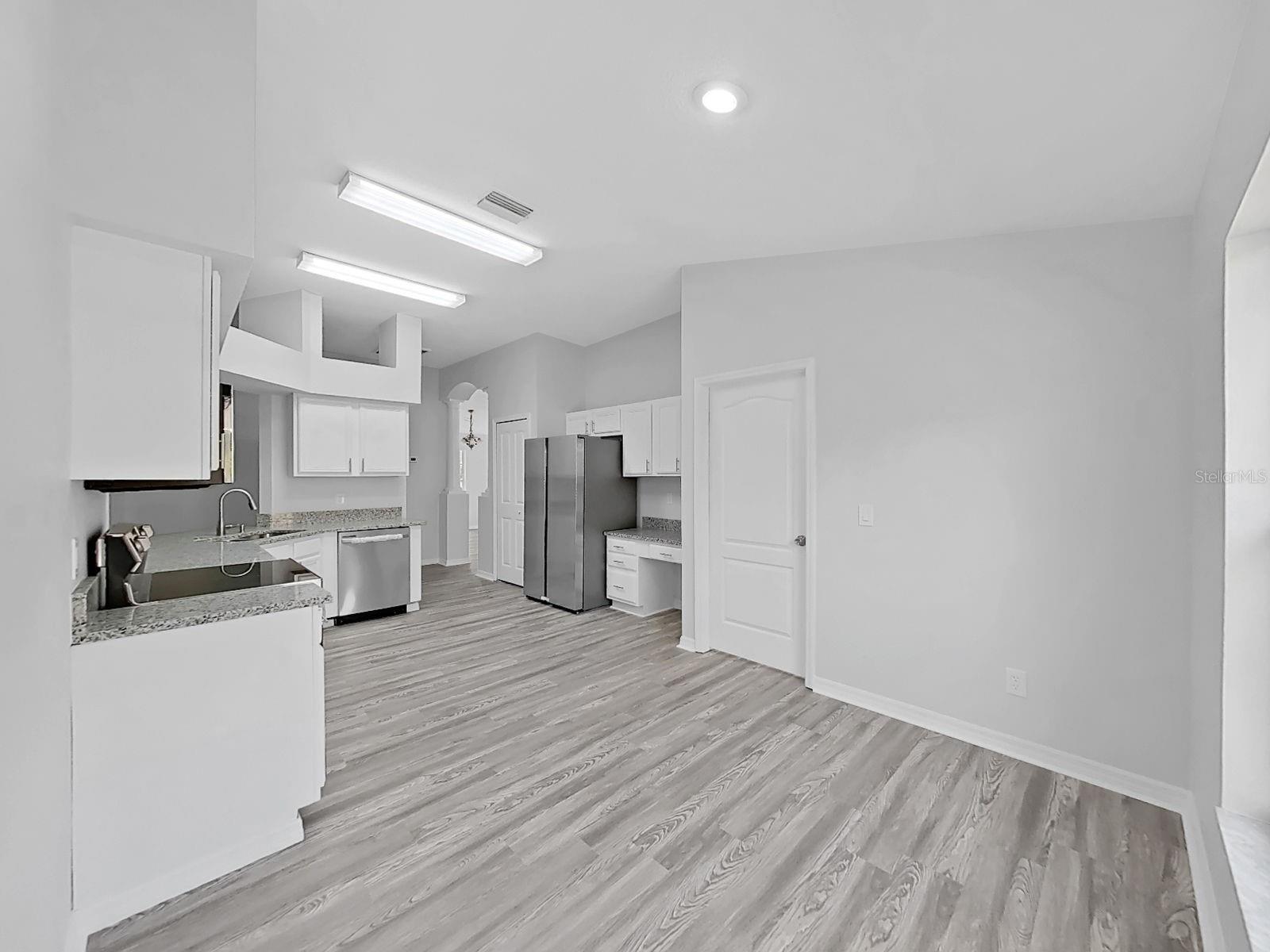 1423 LAKE SHORE RANCH DR — photo 16