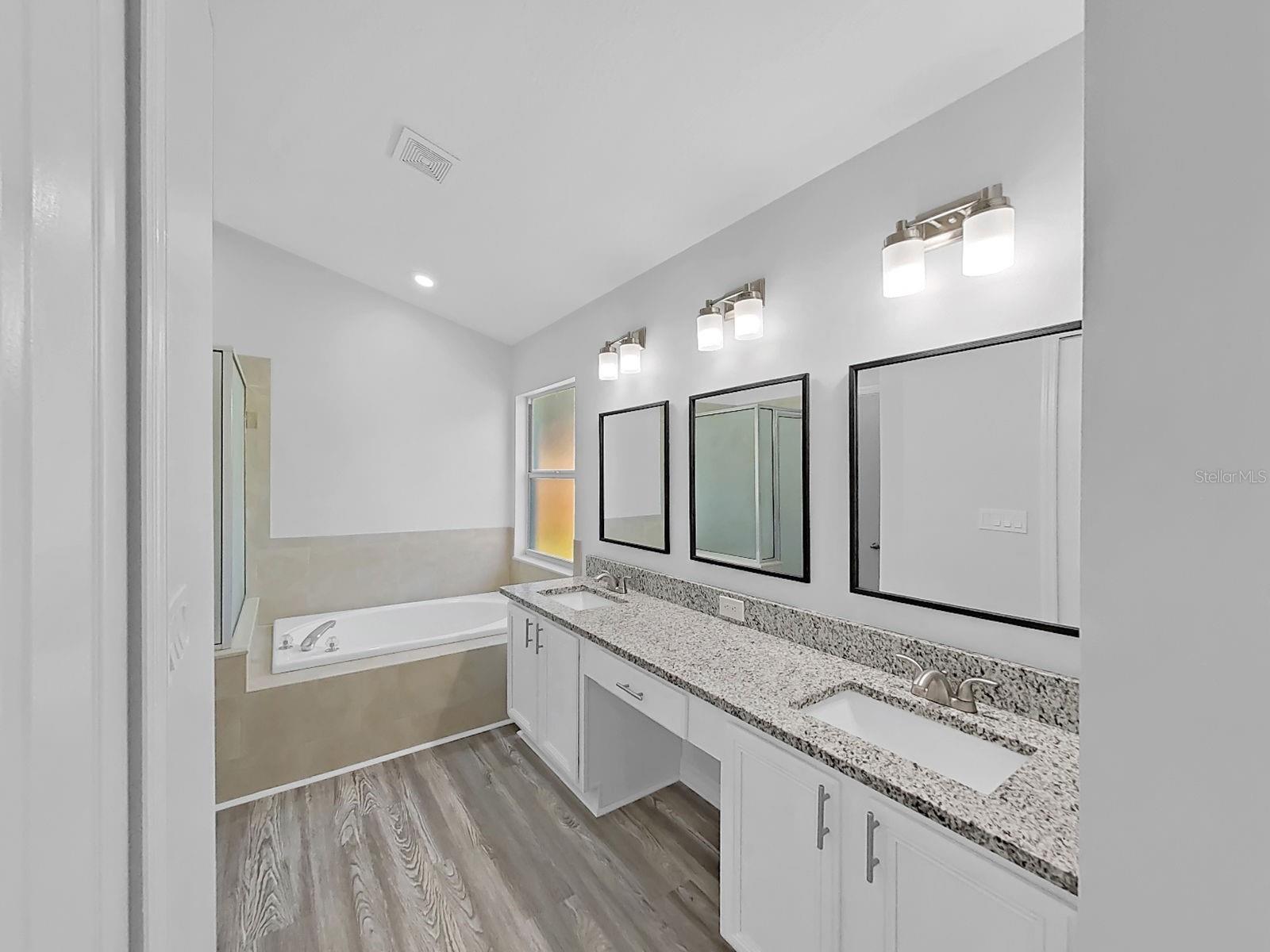1423 LAKE SHORE RANCH DR — photo 26