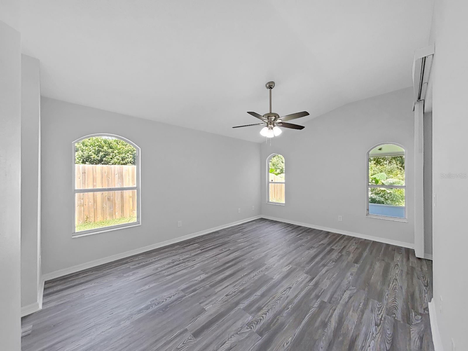 1423 LAKE SHORE RANCH DR — photo 23